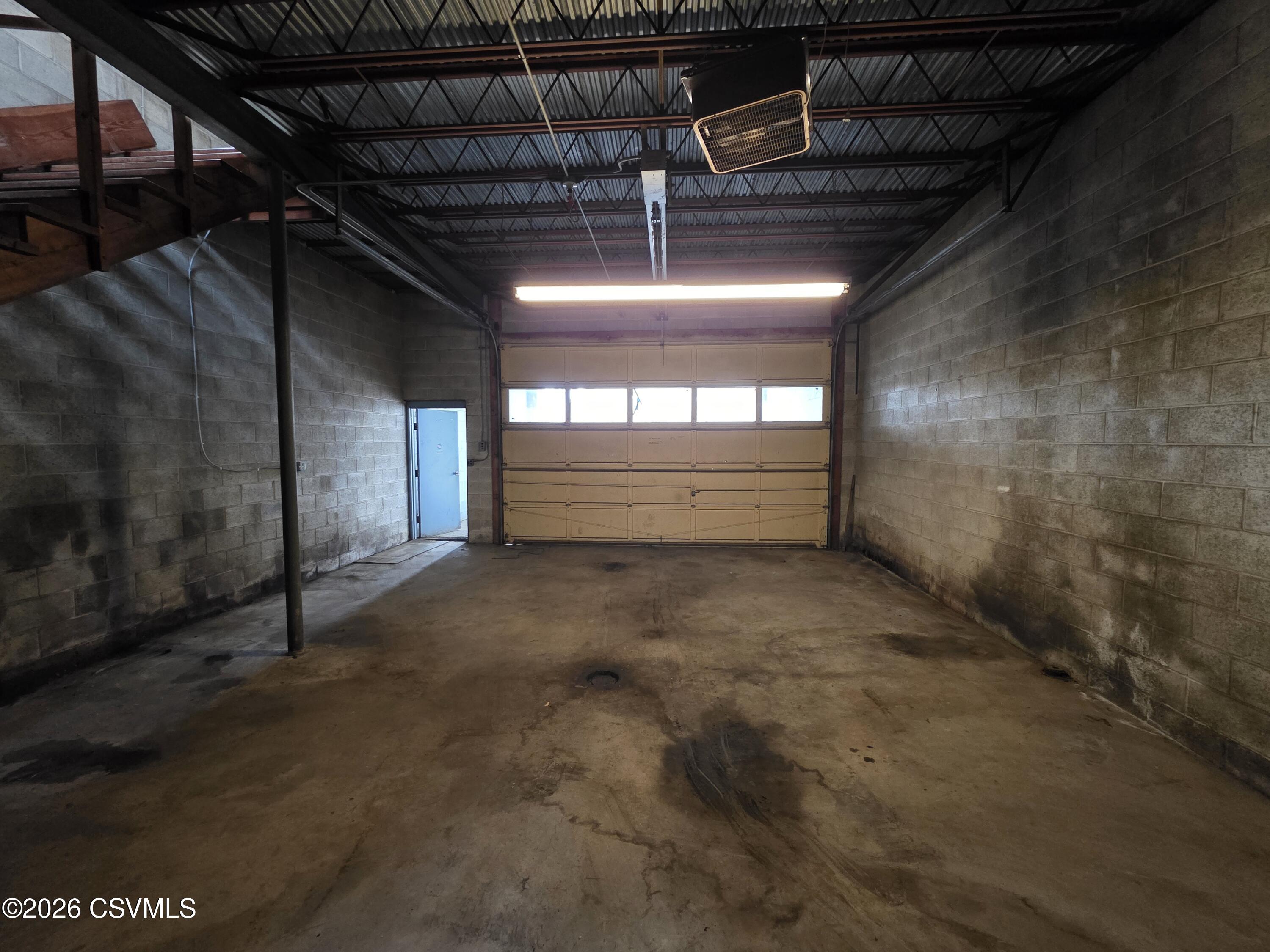 104-106 S HICKORY Street