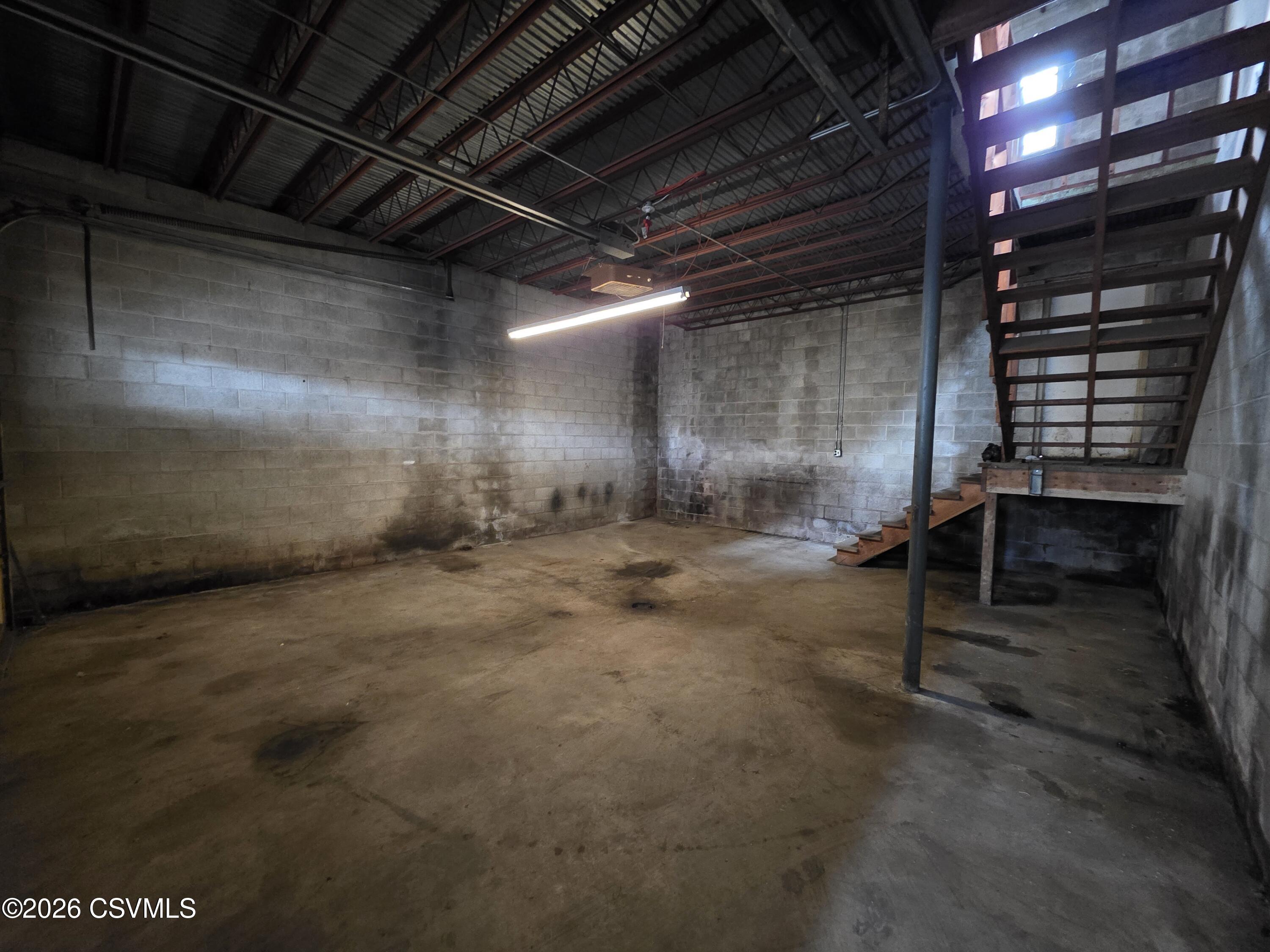 104-106 S HICKORY Street