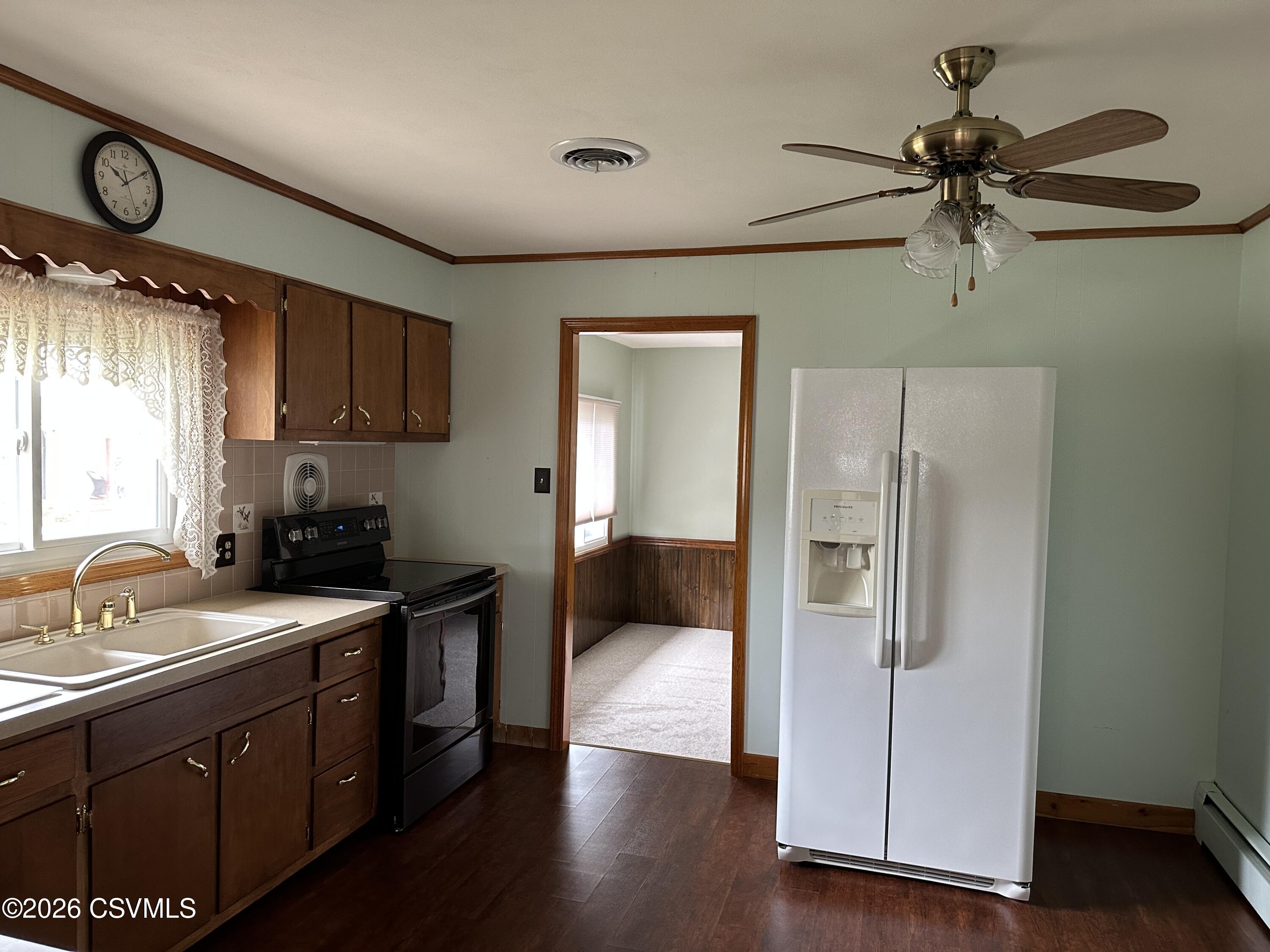 Properties 6 106 W 10TH Street