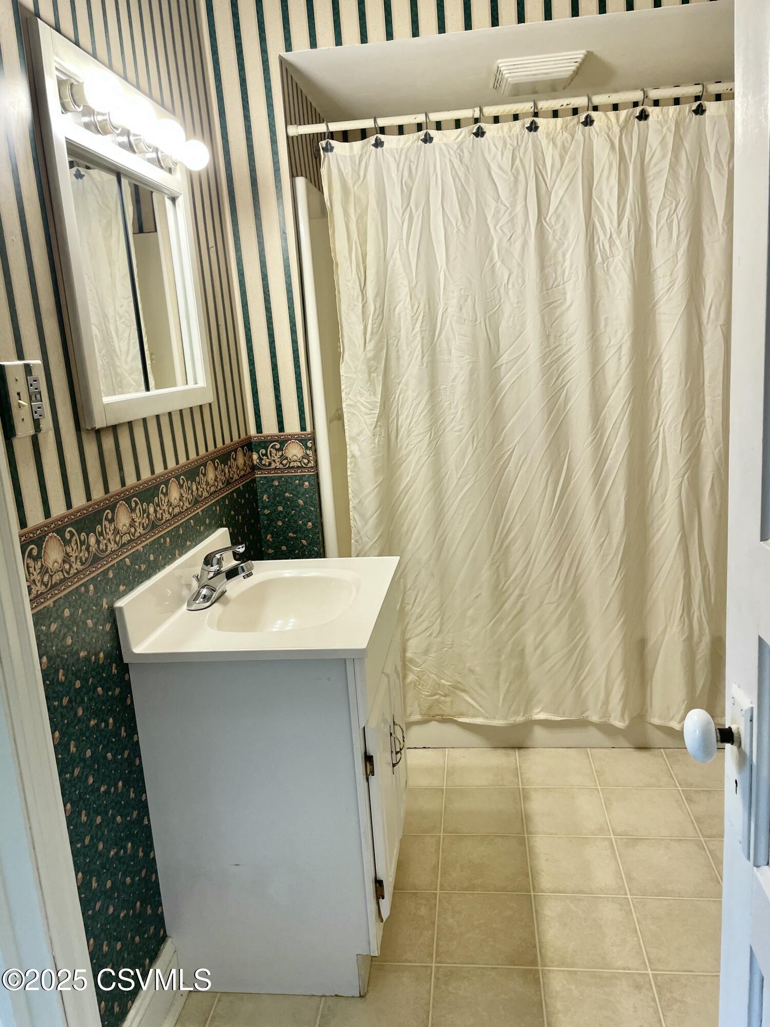 Milton, Pennsylvania 17847, United States, 2 Bedrooms Bedrooms, ,1 BathroomBathrooms,Residential,Active,109458