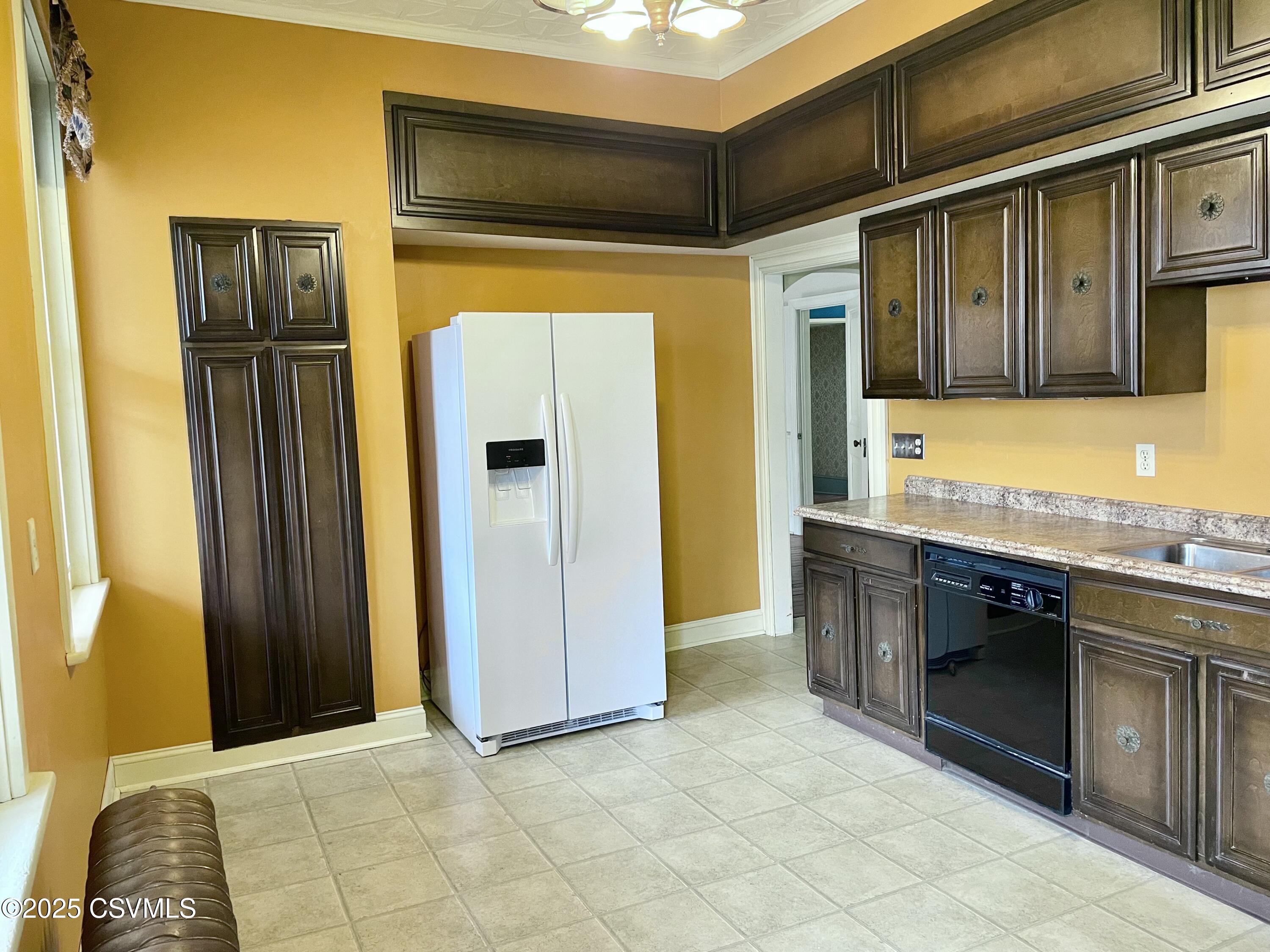 Milton, Pennsylvania 17847, United States, 2 Bedrooms Bedrooms, ,1 BathroomBathrooms,Residential,Active,109458