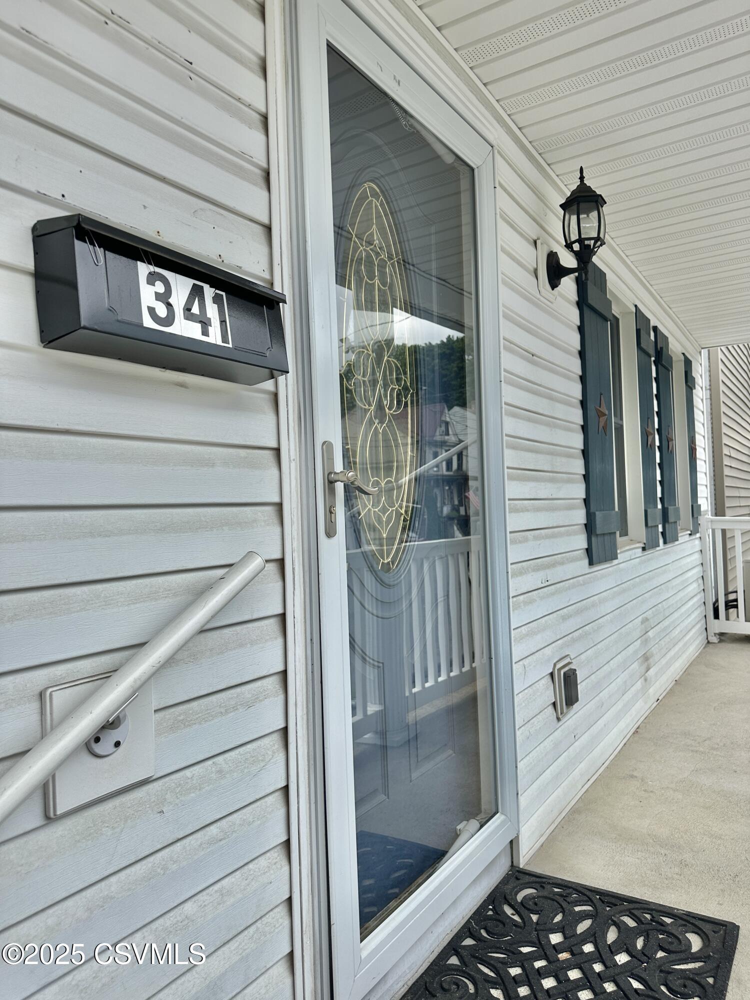 341 N OAK Street