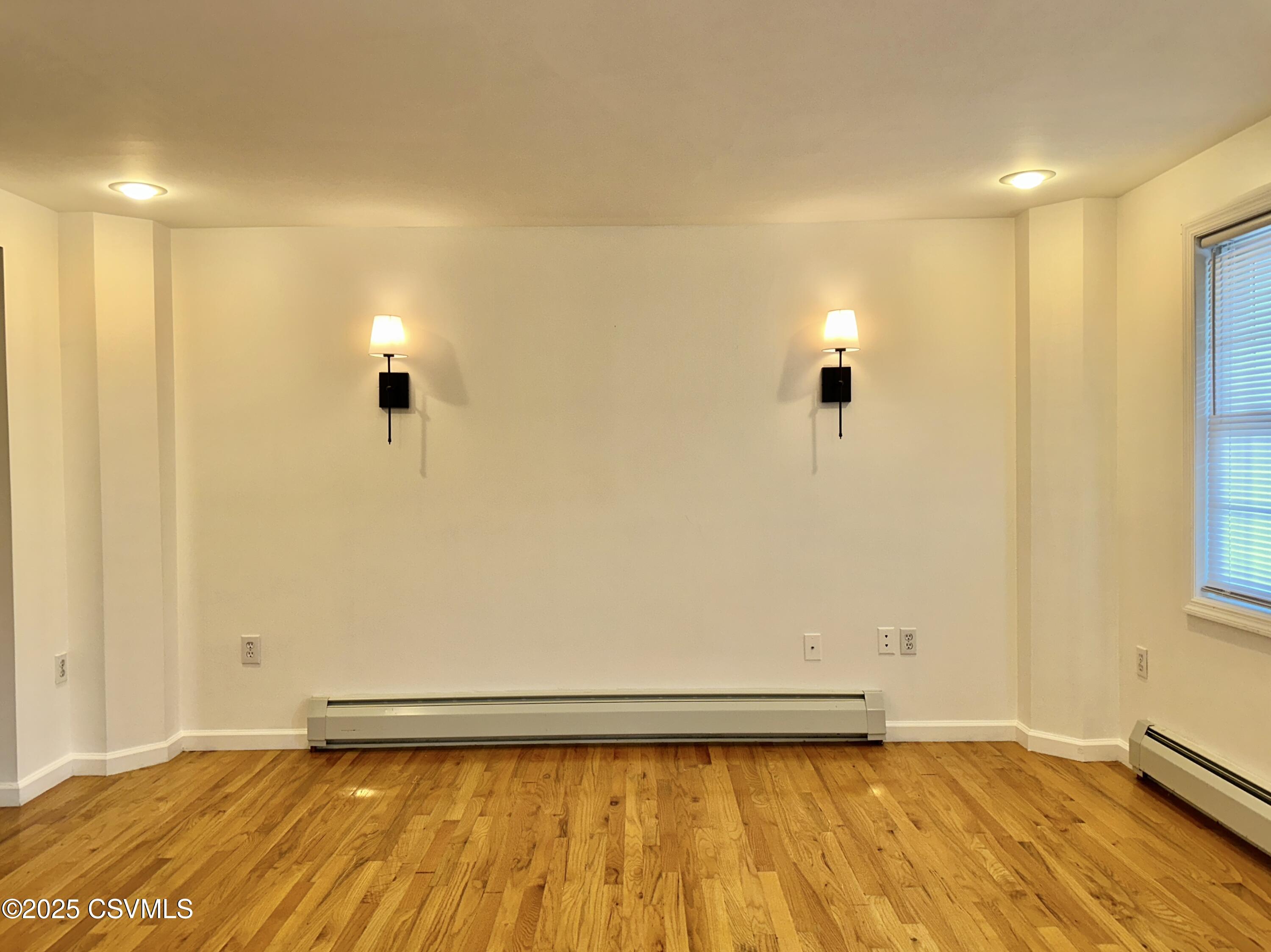 341 N OAK Street