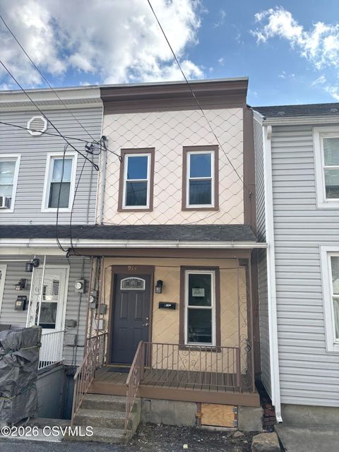 934 W INDEPENDENCE Street Coal Township PA 17866