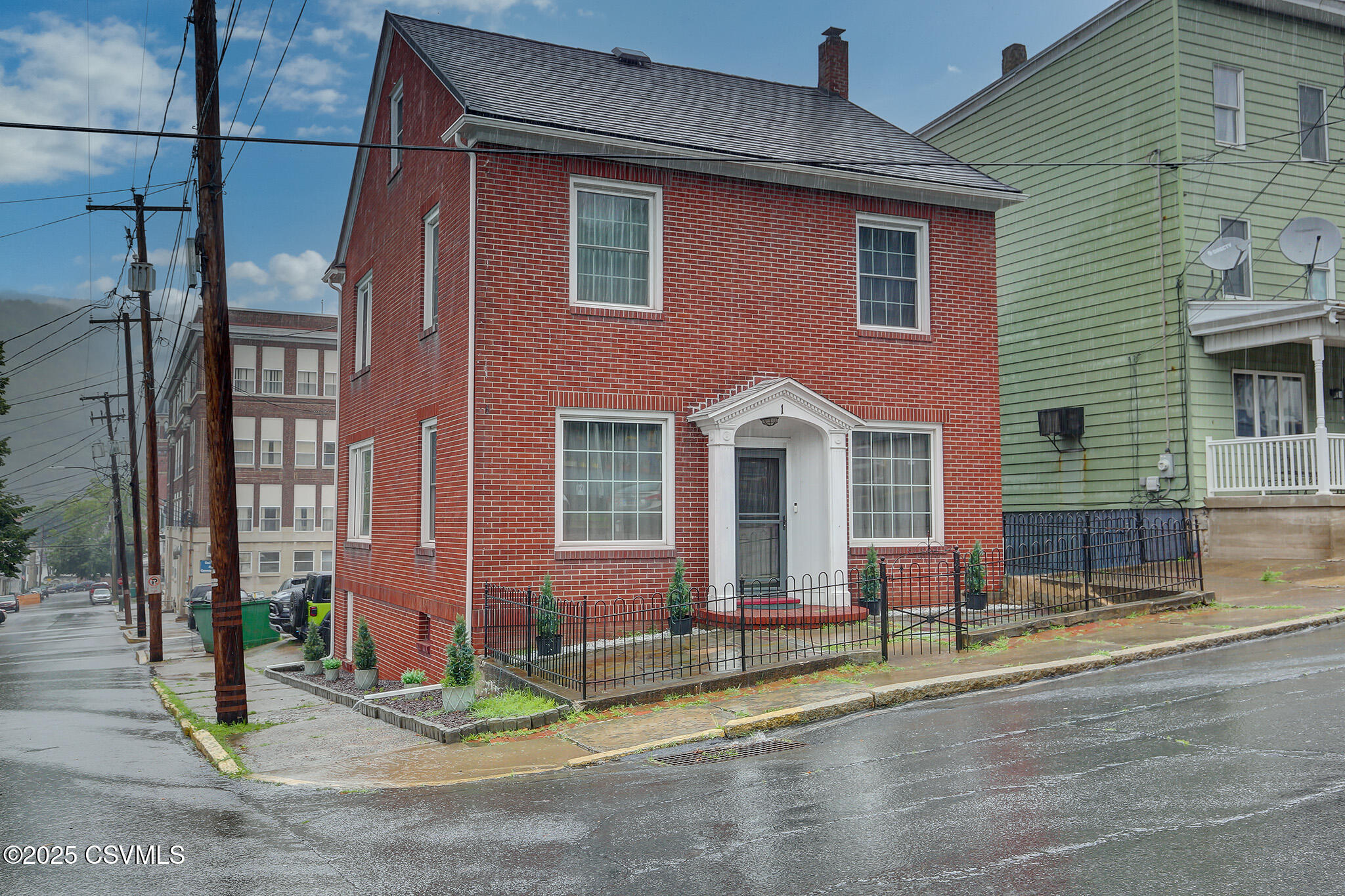 Shamokin, Pennsylvania 17872, United States, 3 Bedrooms Bedrooms, ,1 BathroomBathrooms,Residential,Active,162845