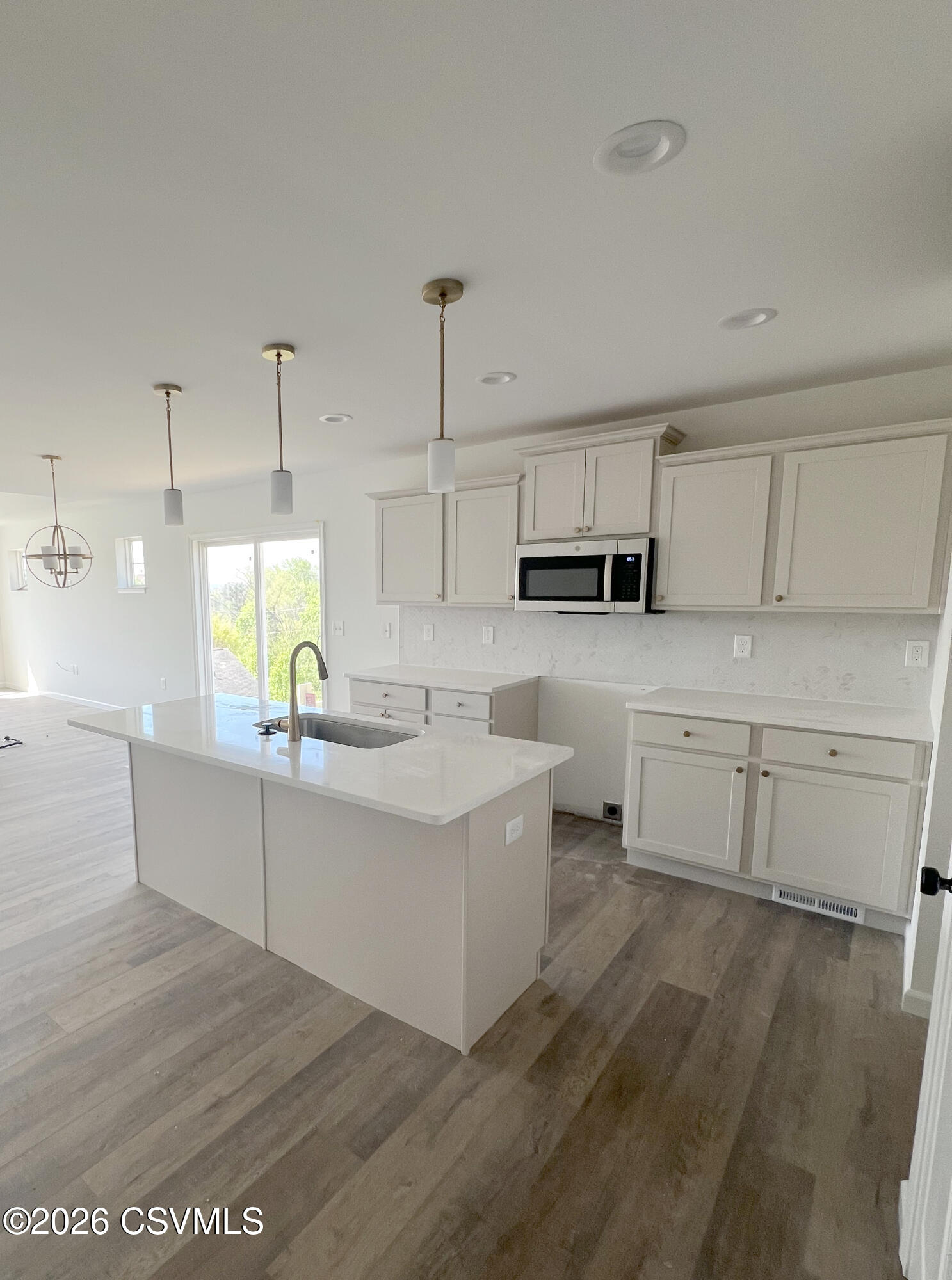 Properties 5 712 country club drive