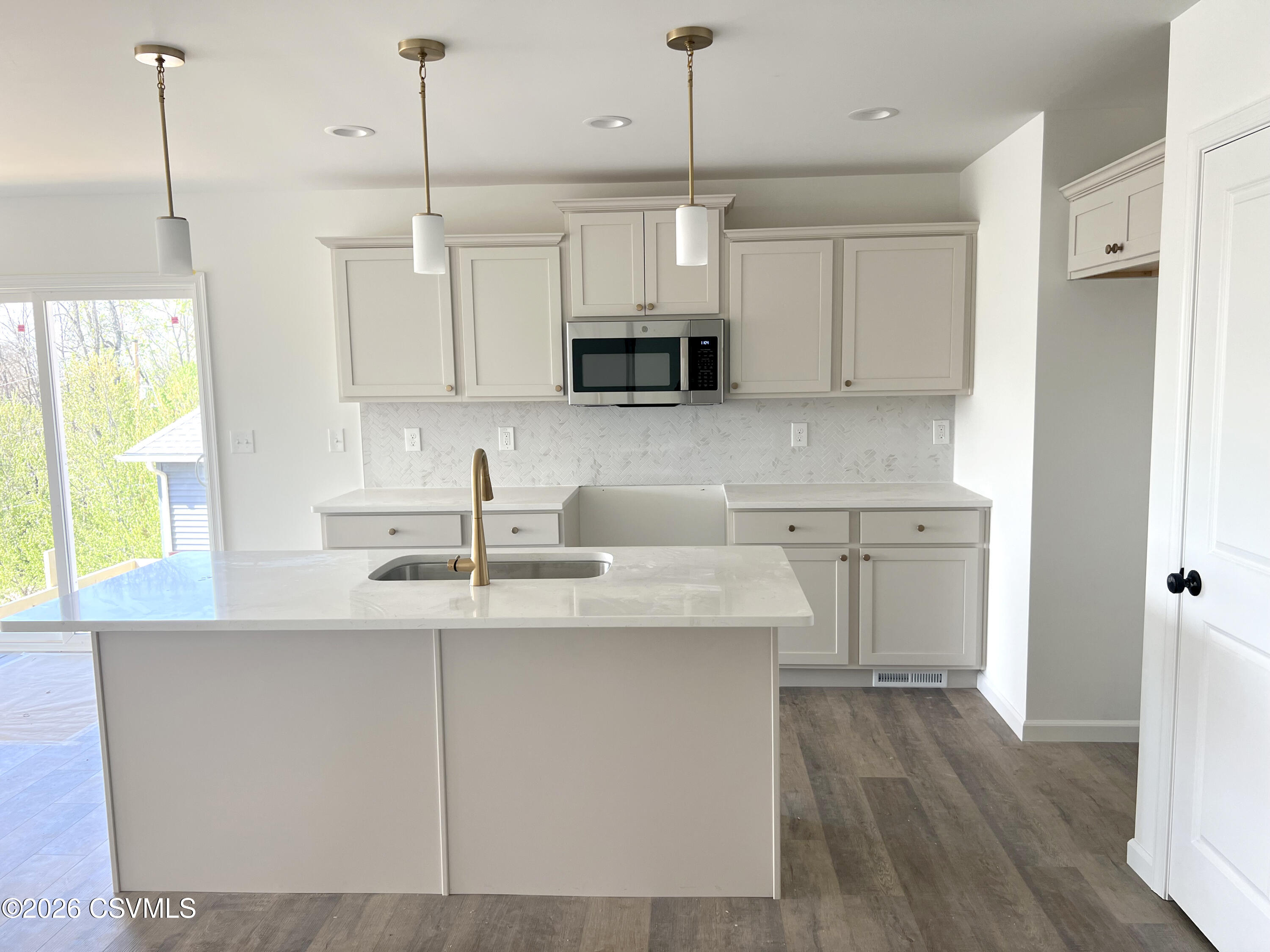 Properties 4 712 country club drive