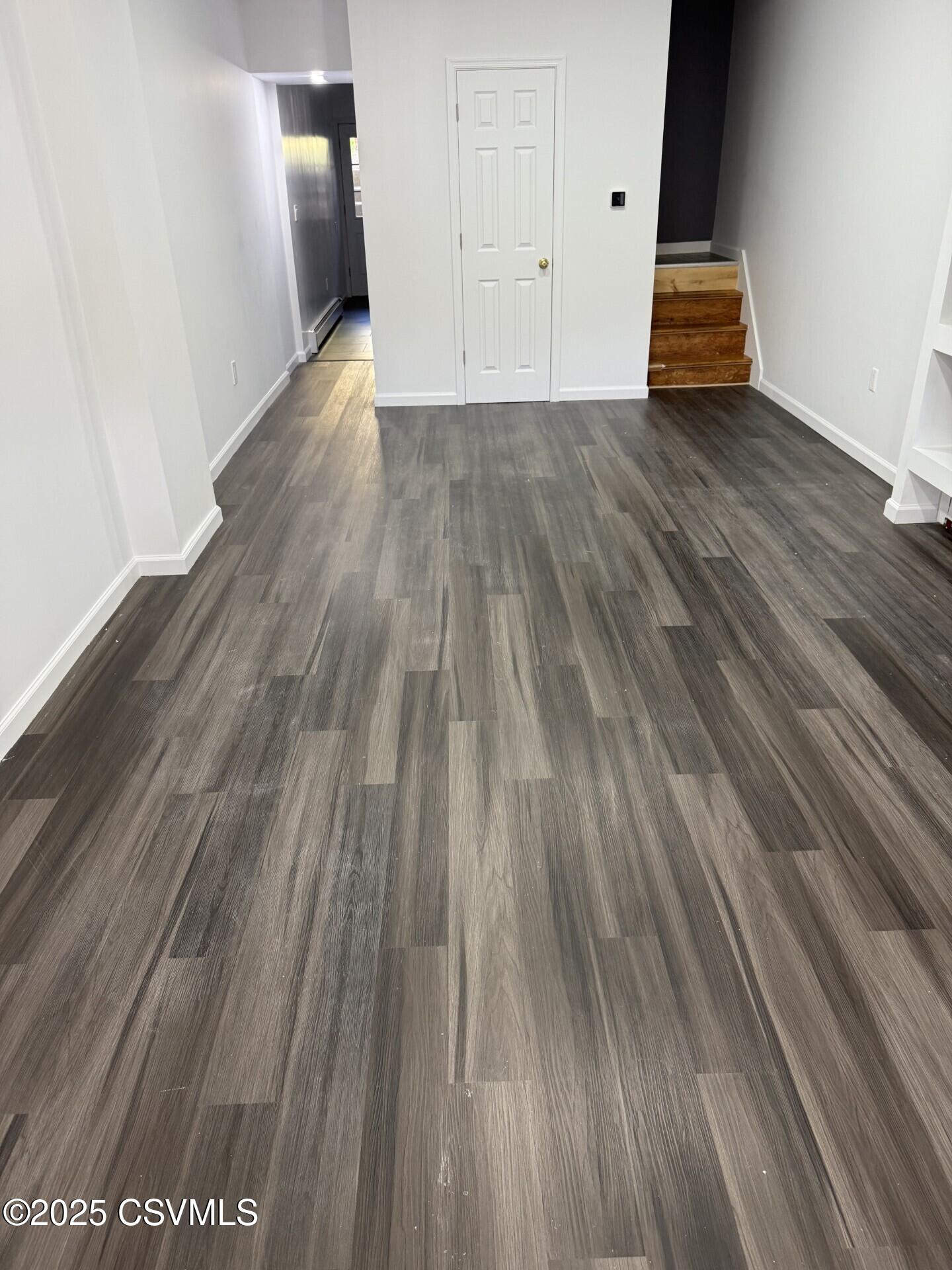 1405 W WALNUT Street