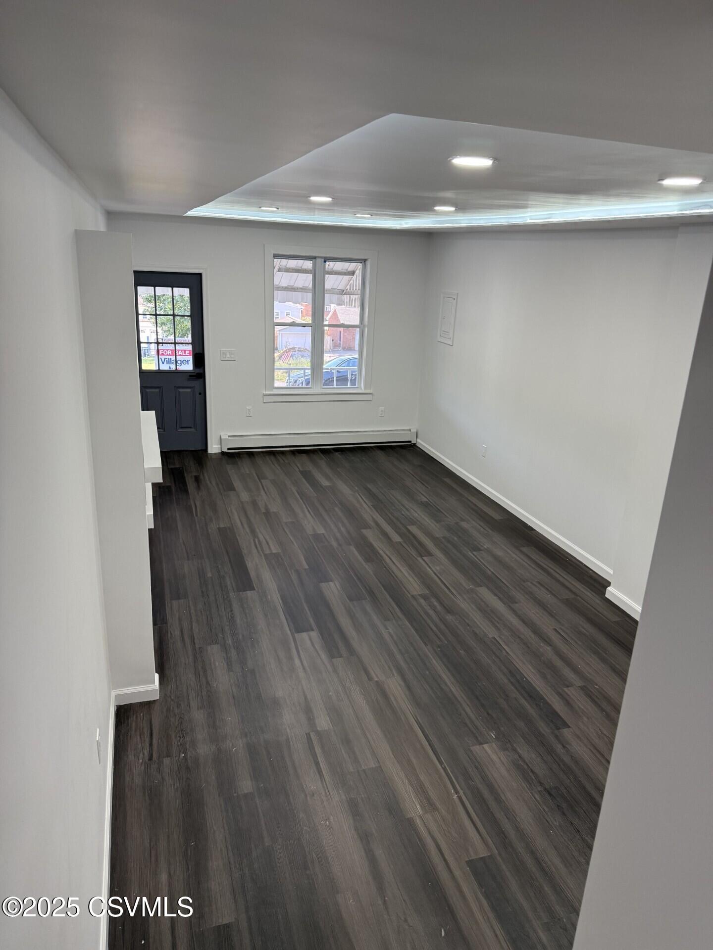 1405 W WALNUT Street