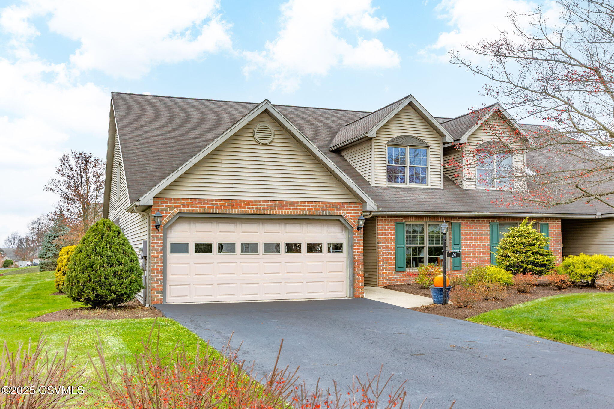 Properties 4 24 ROLLING RIDGE Drive