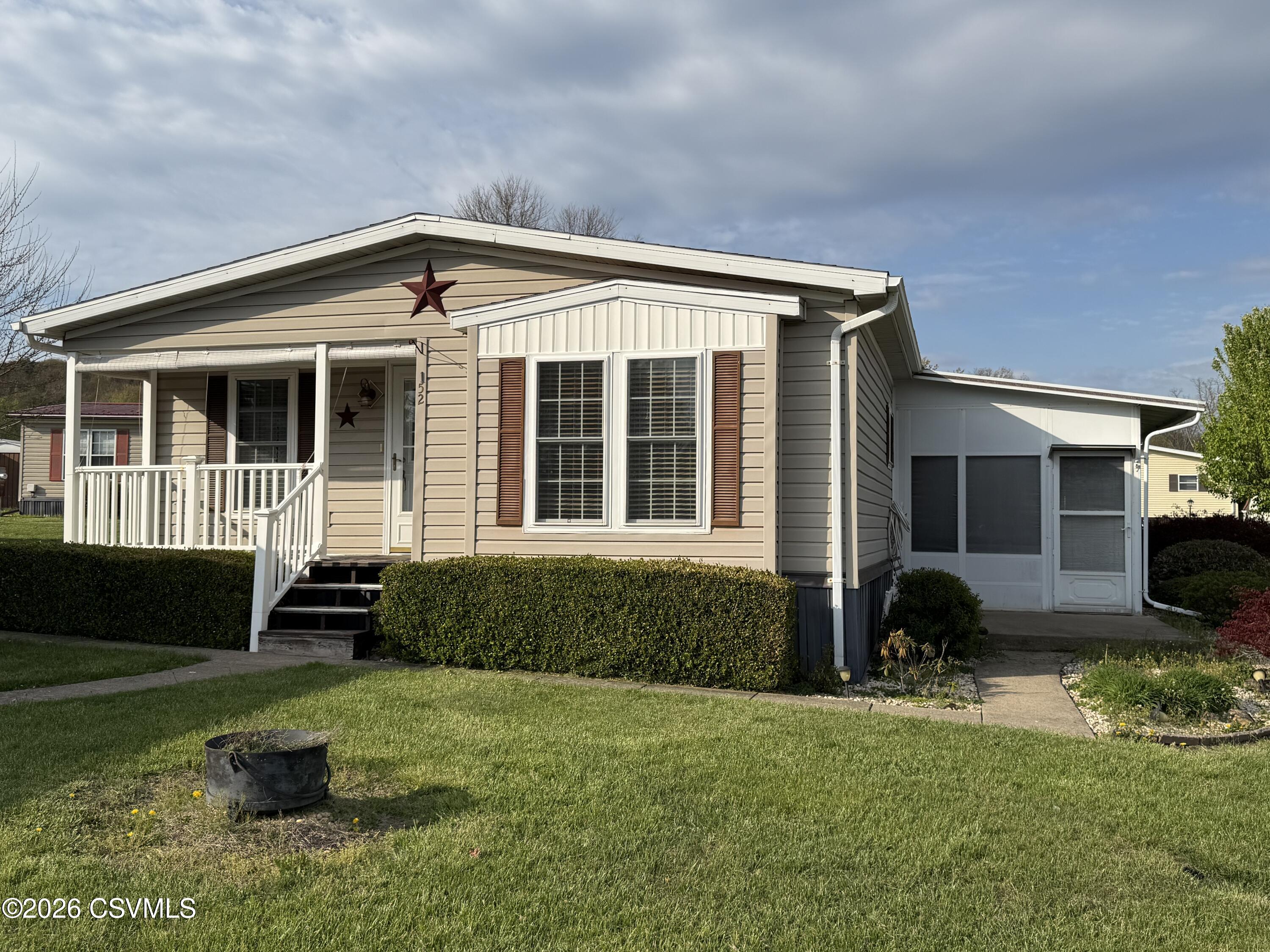 Properties 3 152 w scott street