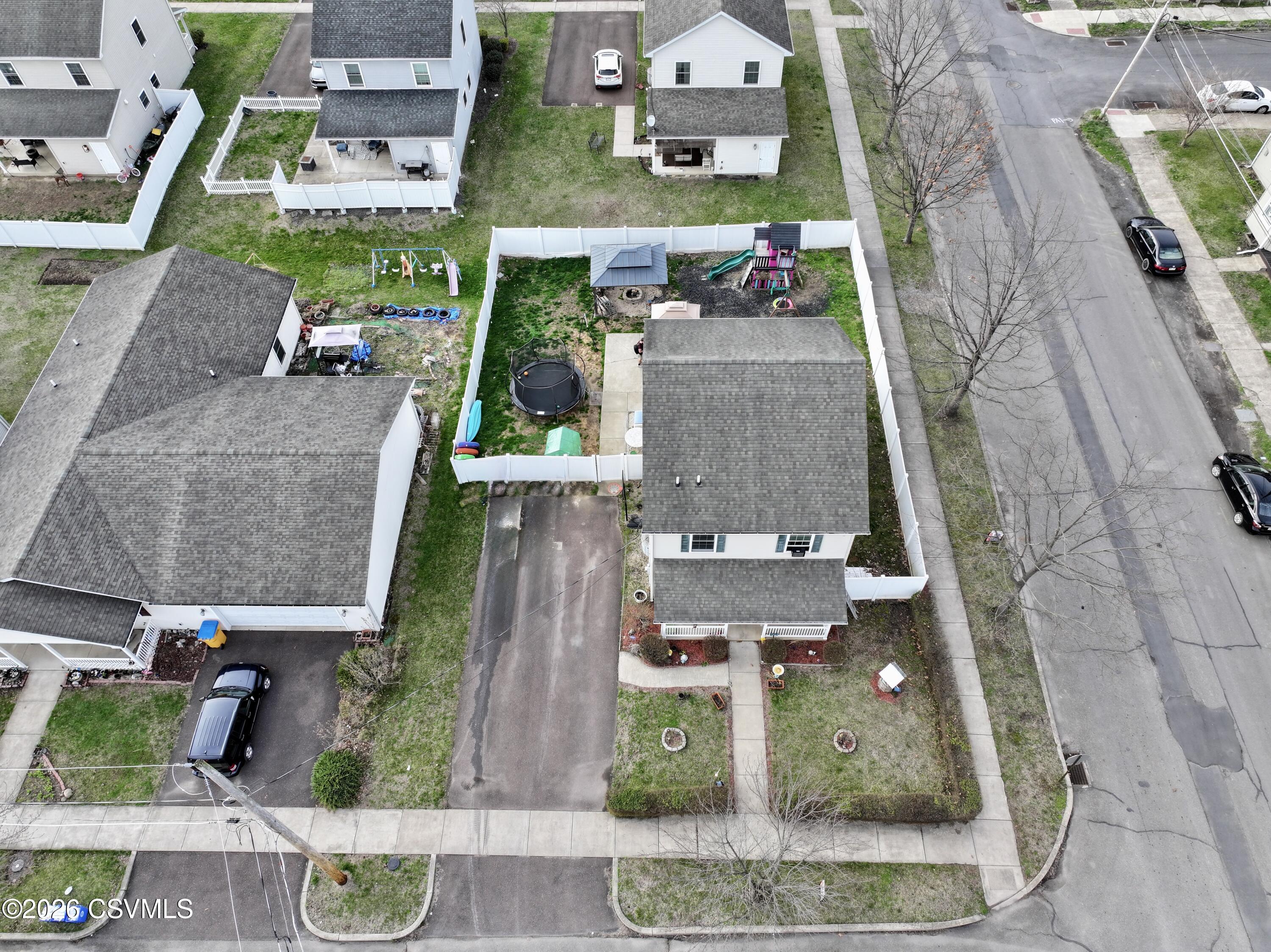 Properties 3 235 E 9TH Street