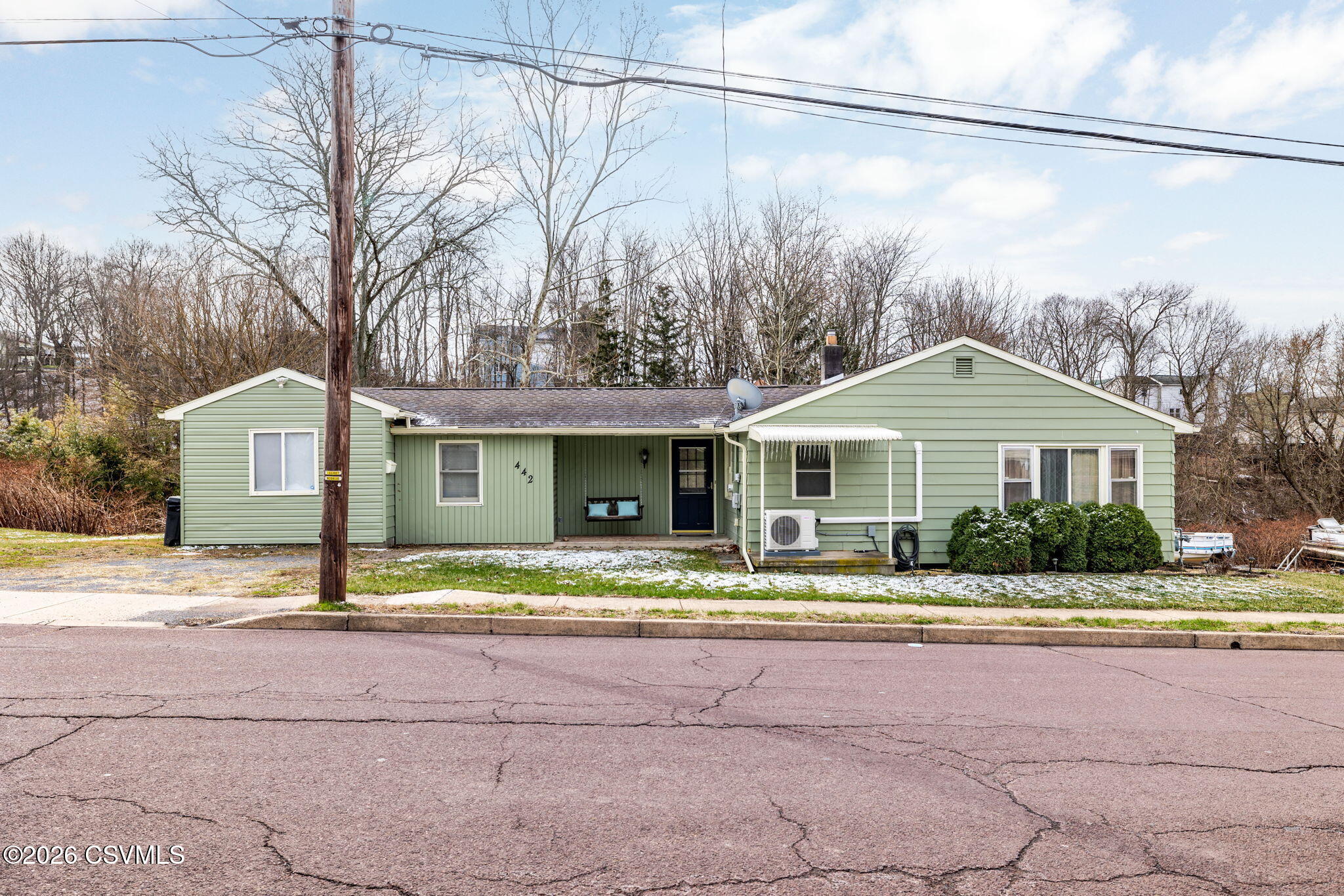 Properties 3 442 CHAMBER Street