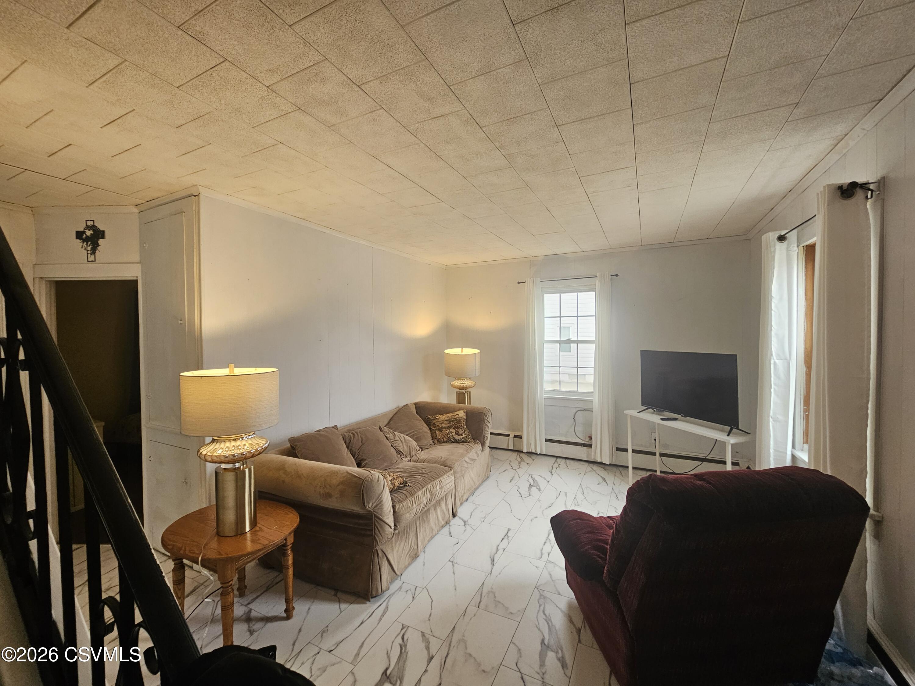 Properties 6 223 S MERCER Street