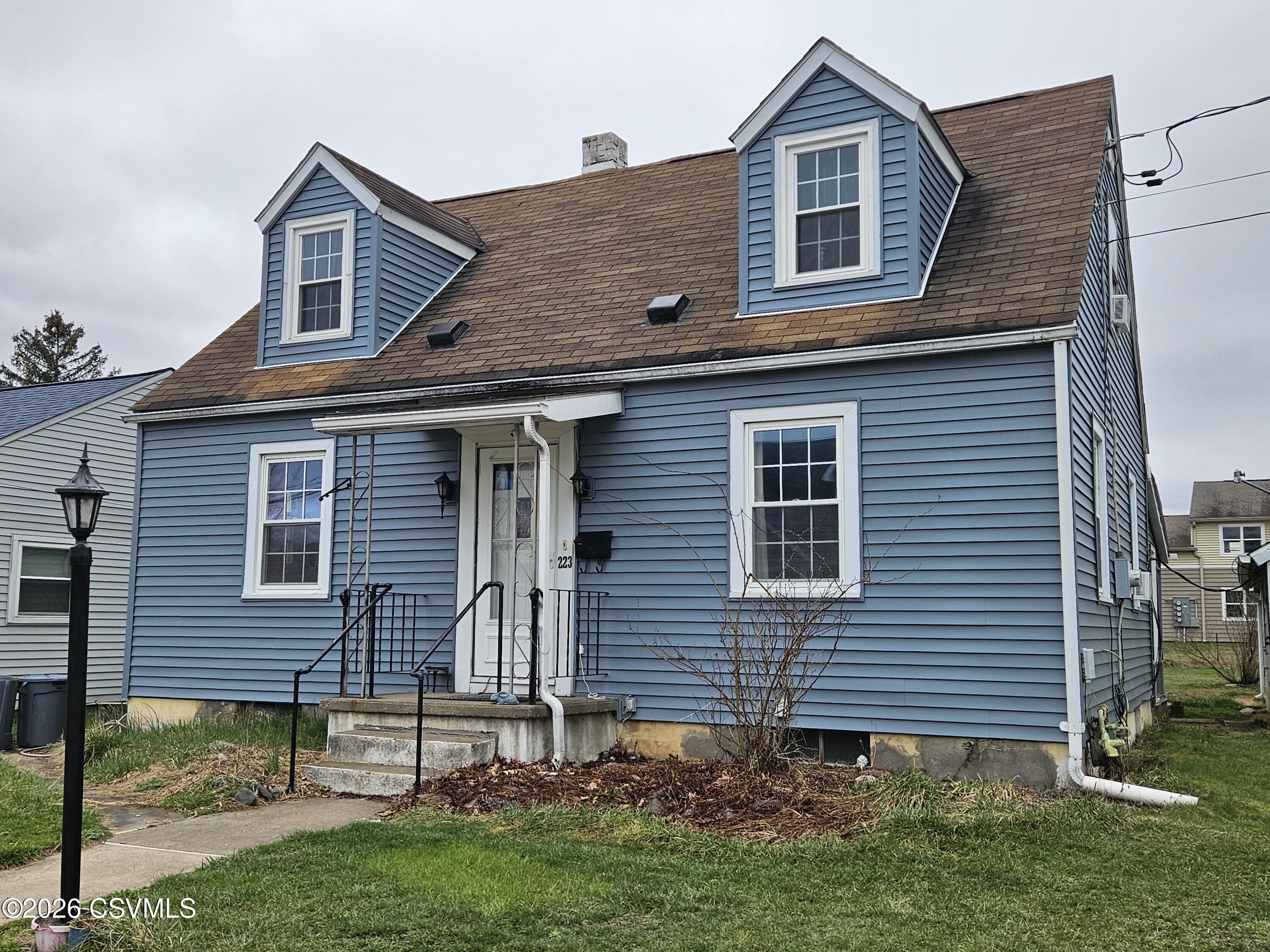 Properties 4 223 S MERCER Street