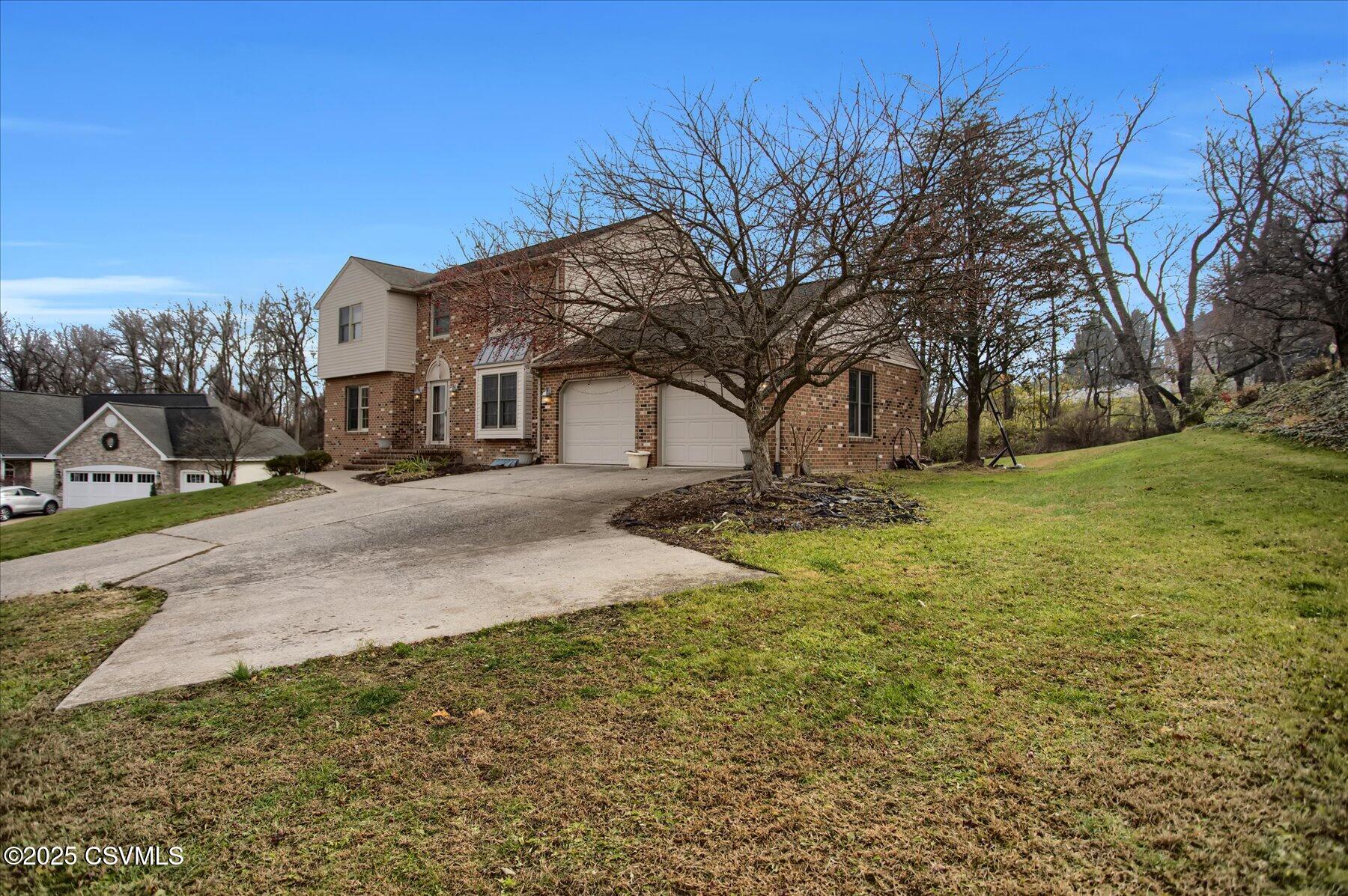 Properties 4 676 VILLA VISTA Avenue