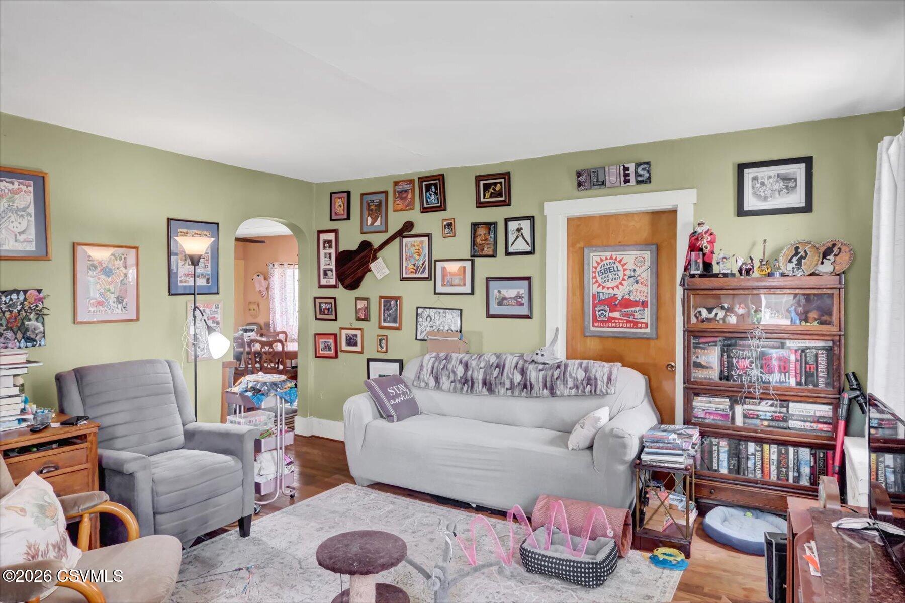 Properties 6 992 ASH Street