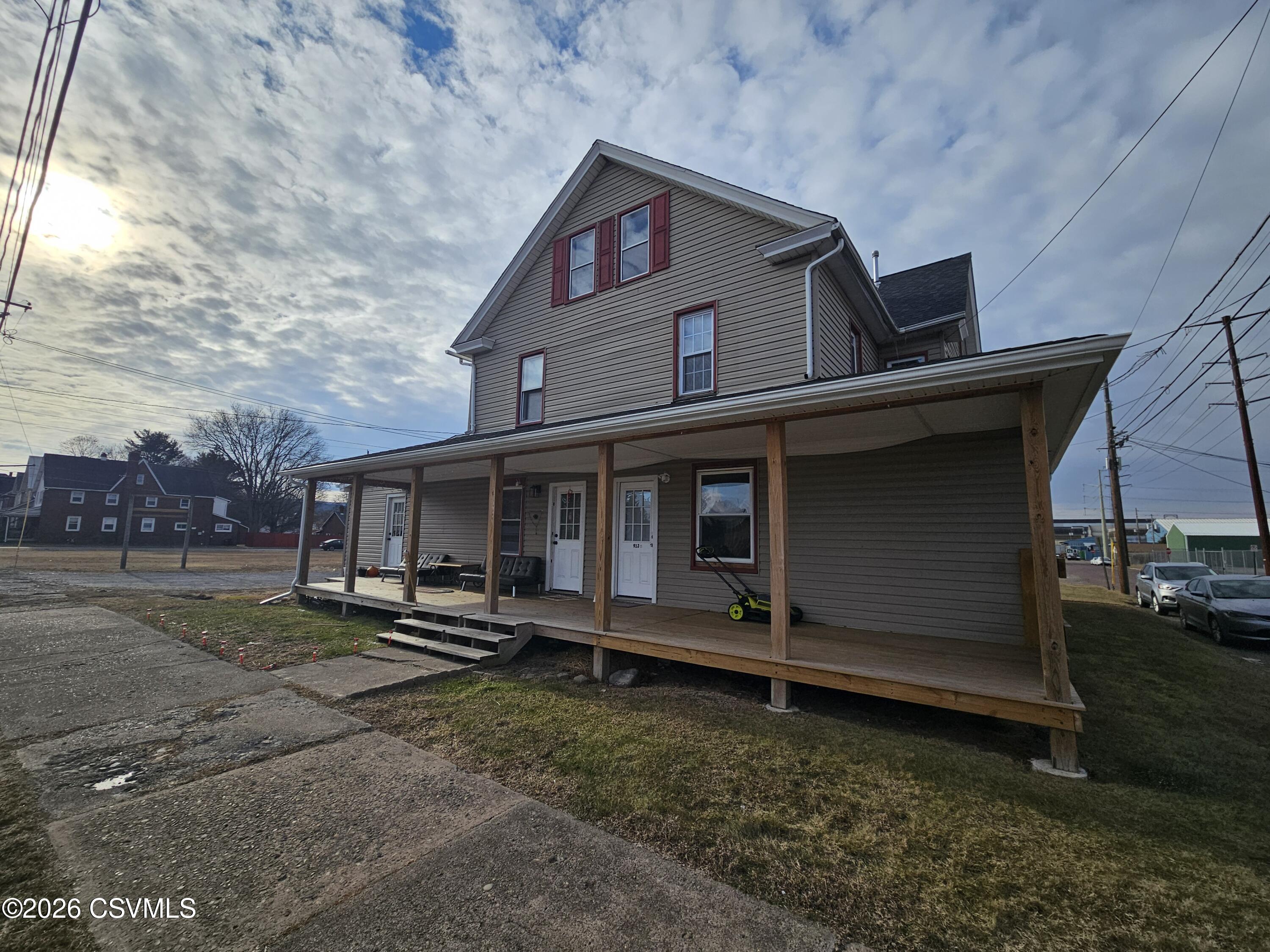 911-913 MULBERRY Street