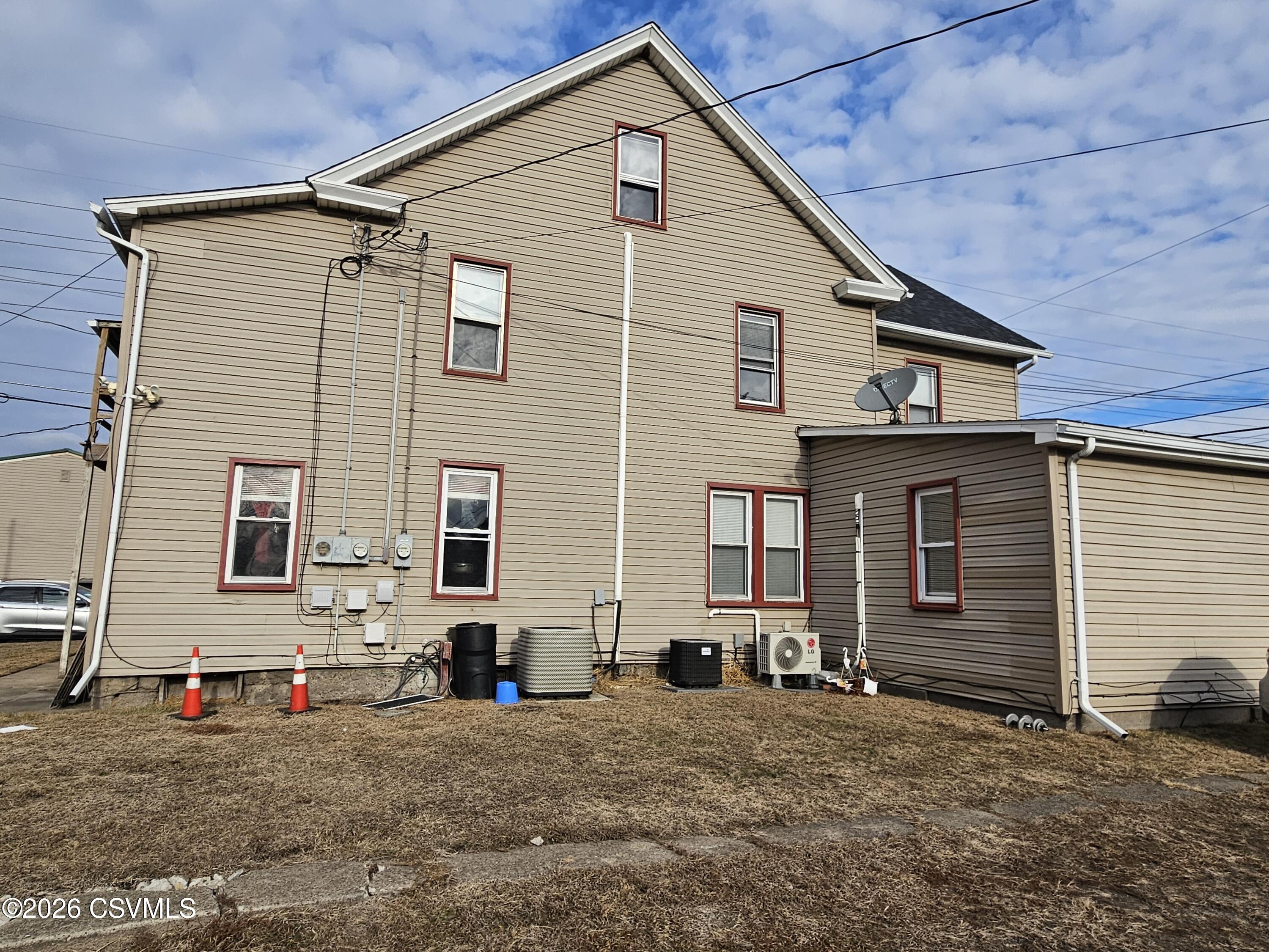 911-913 MULBERRY Street