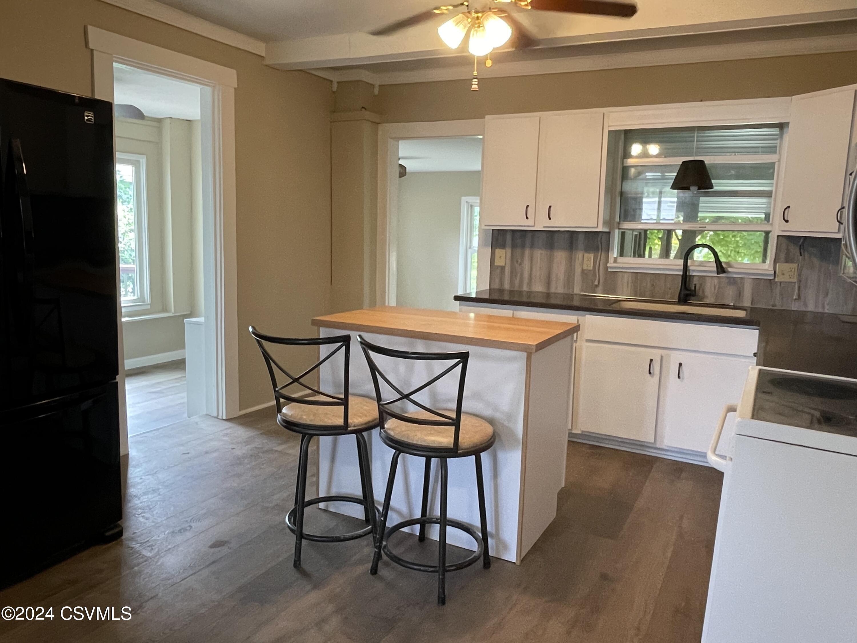 Mifflinburg, Pennsylvania 17844, United States, 4 Bedrooms Bedrooms, ,3 BathroomsBathrooms,Residential,Active,51256