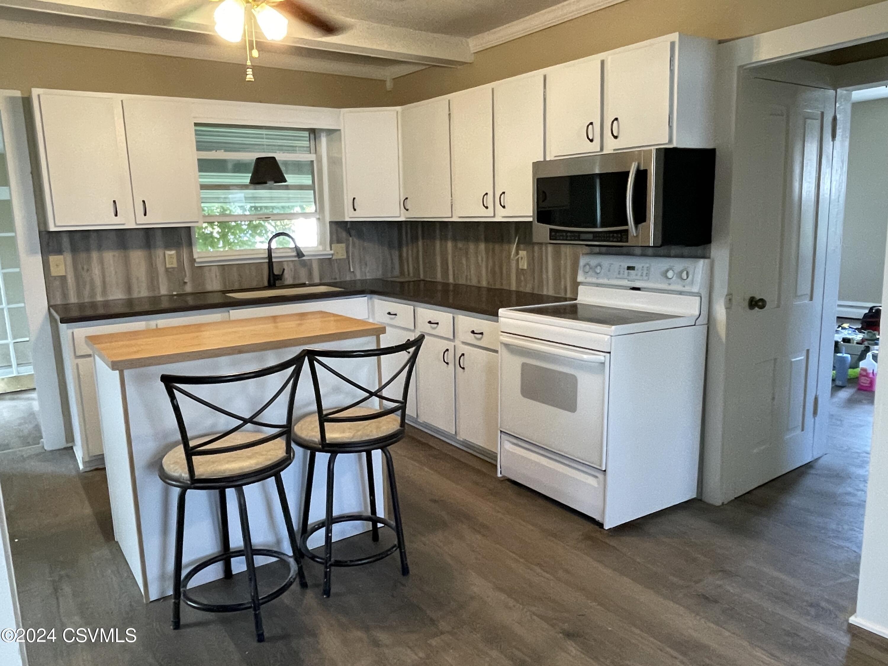 Mifflinburg, Pennsylvania 17844, United States, 4 Bedrooms Bedrooms, ,3 BathroomsBathrooms,Residential,Active,51256