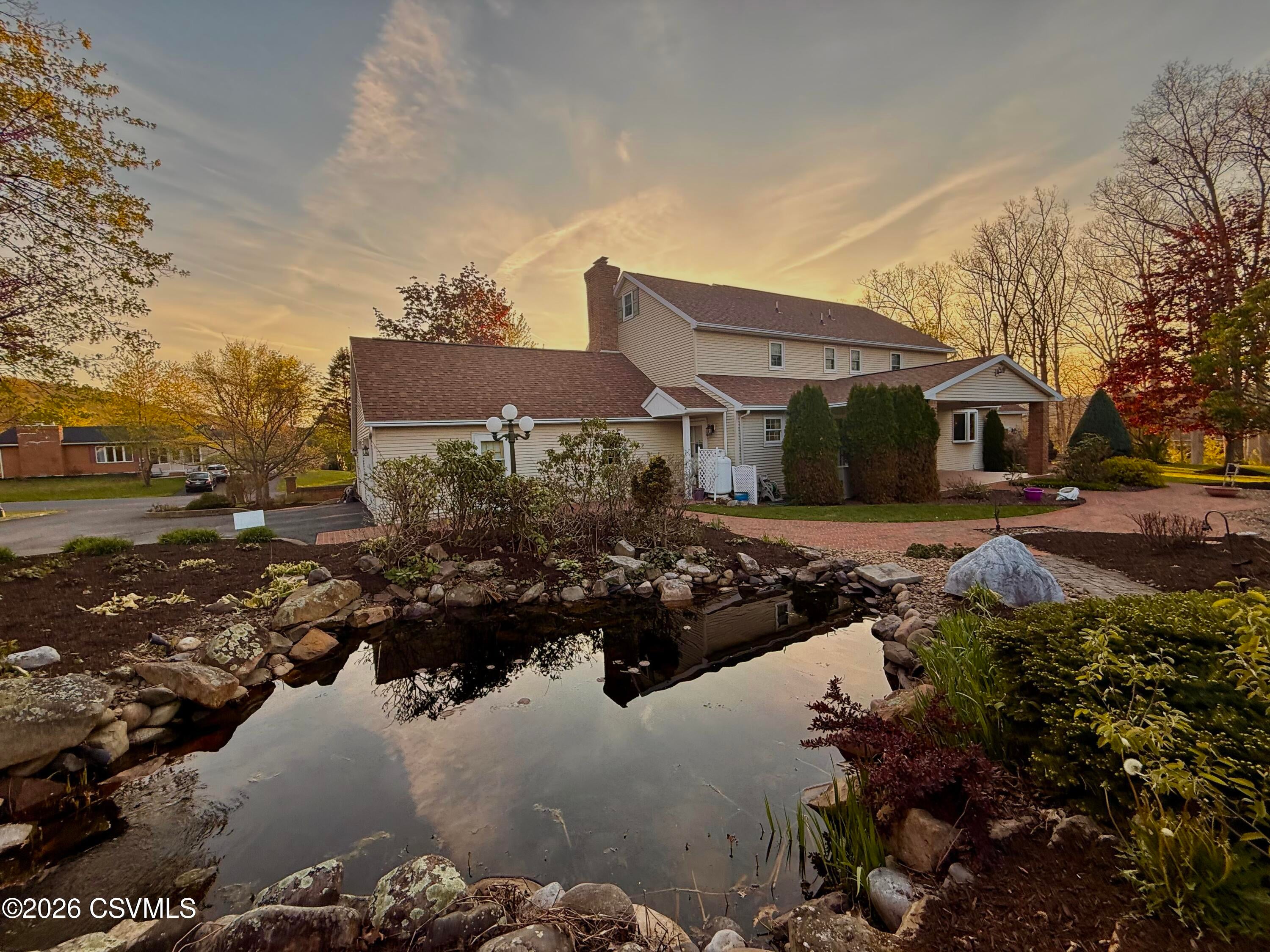 385 hemlock lane