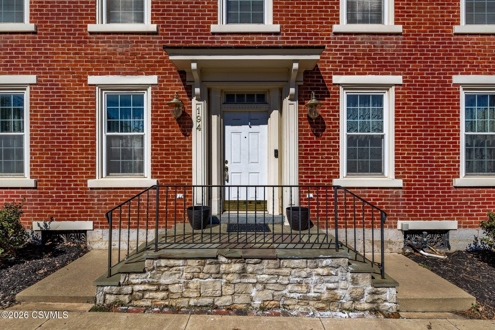 Properties 3 194 main street