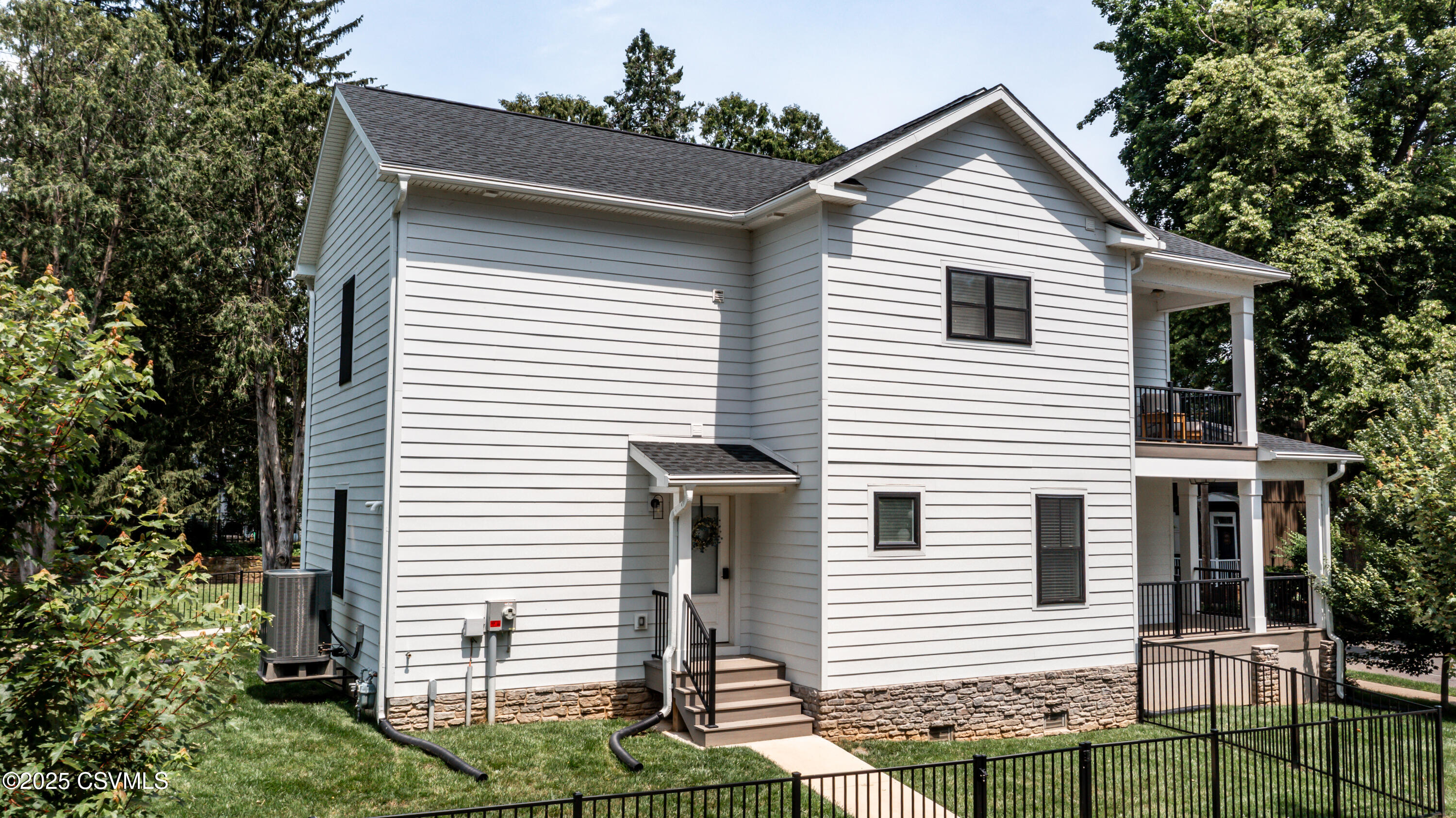 Lewisburg, Pennsylvania 17837, United States, 4 Bedrooms Bedrooms, ,4 BathroomsBathrooms,Residential,Active,163024