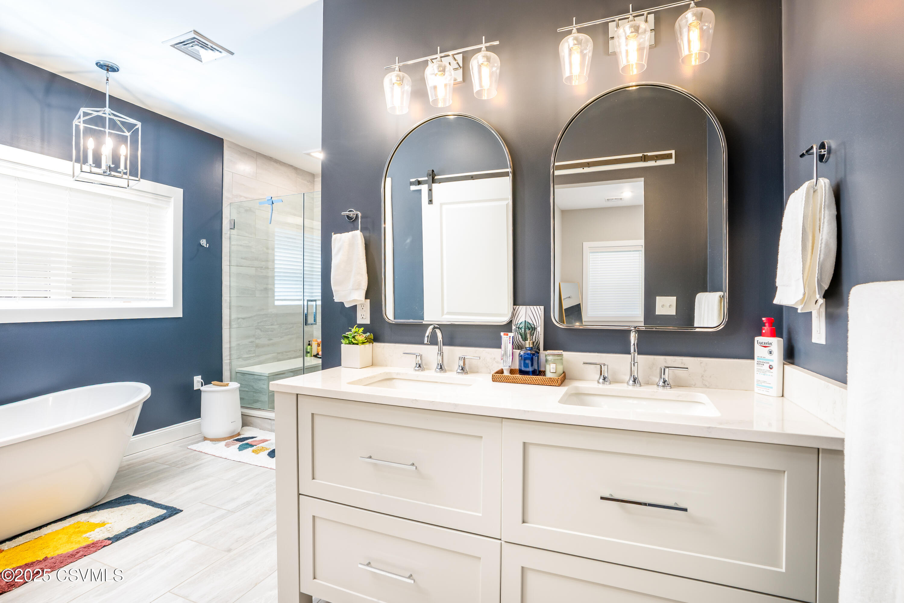 Lewisburg, Pennsylvania 17837, United States, 4 Bedrooms Bedrooms, ,4 BathroomsBathrooms,Residential,Active,163024