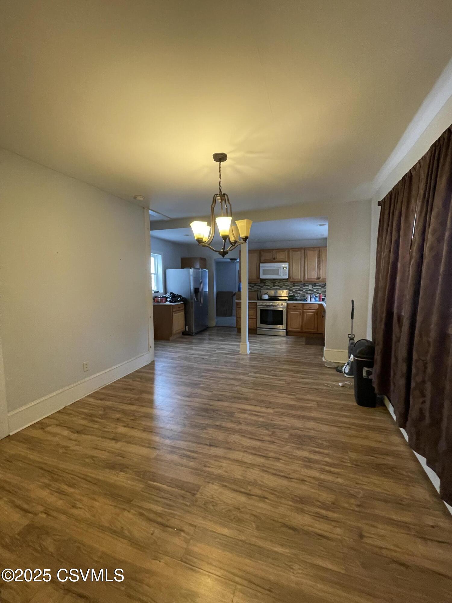 Properties 5 613 ELM Street