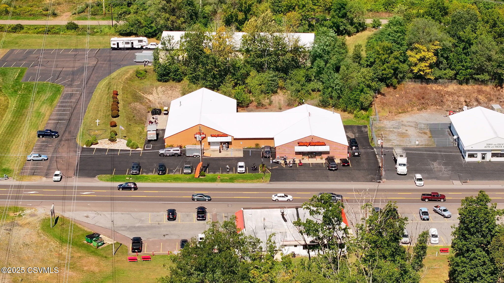 Properties 3 317 MONTOUR Boulevard