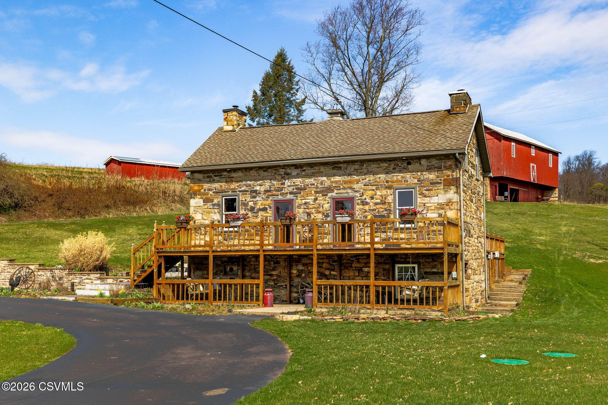 2446 center road