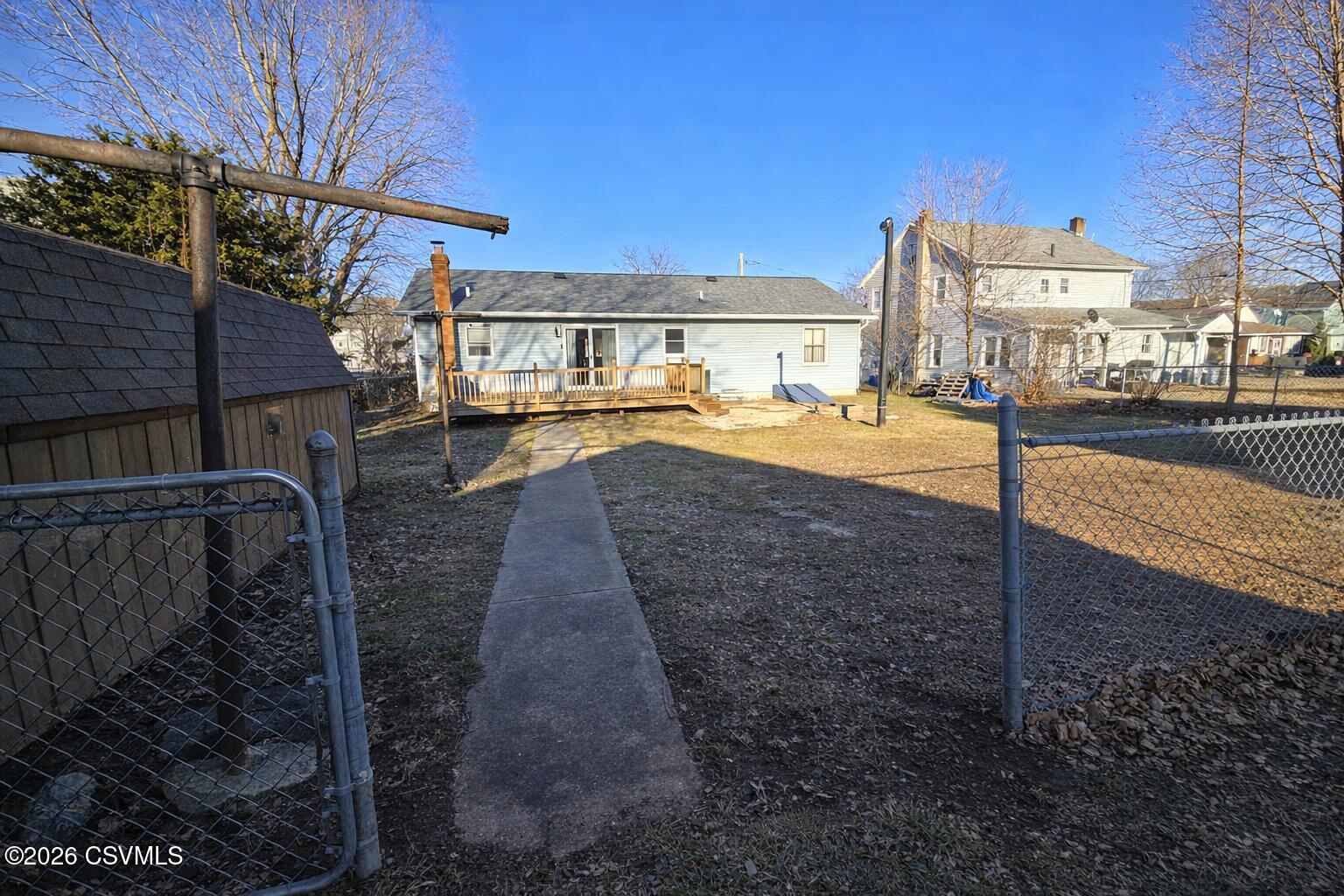 Properties 6 607 MAPLE Street