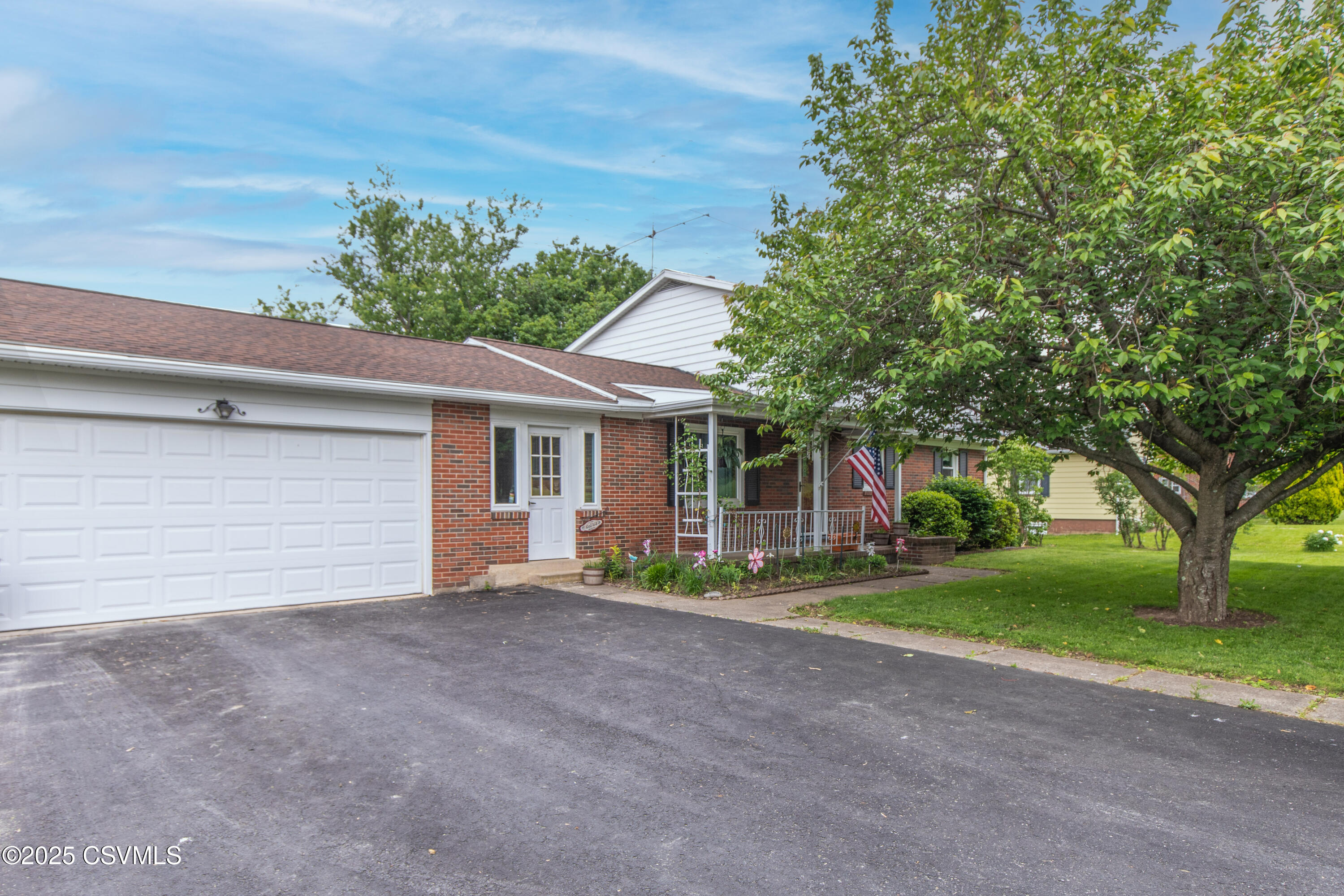 Properties 3 2256 CROSSROADS Drive