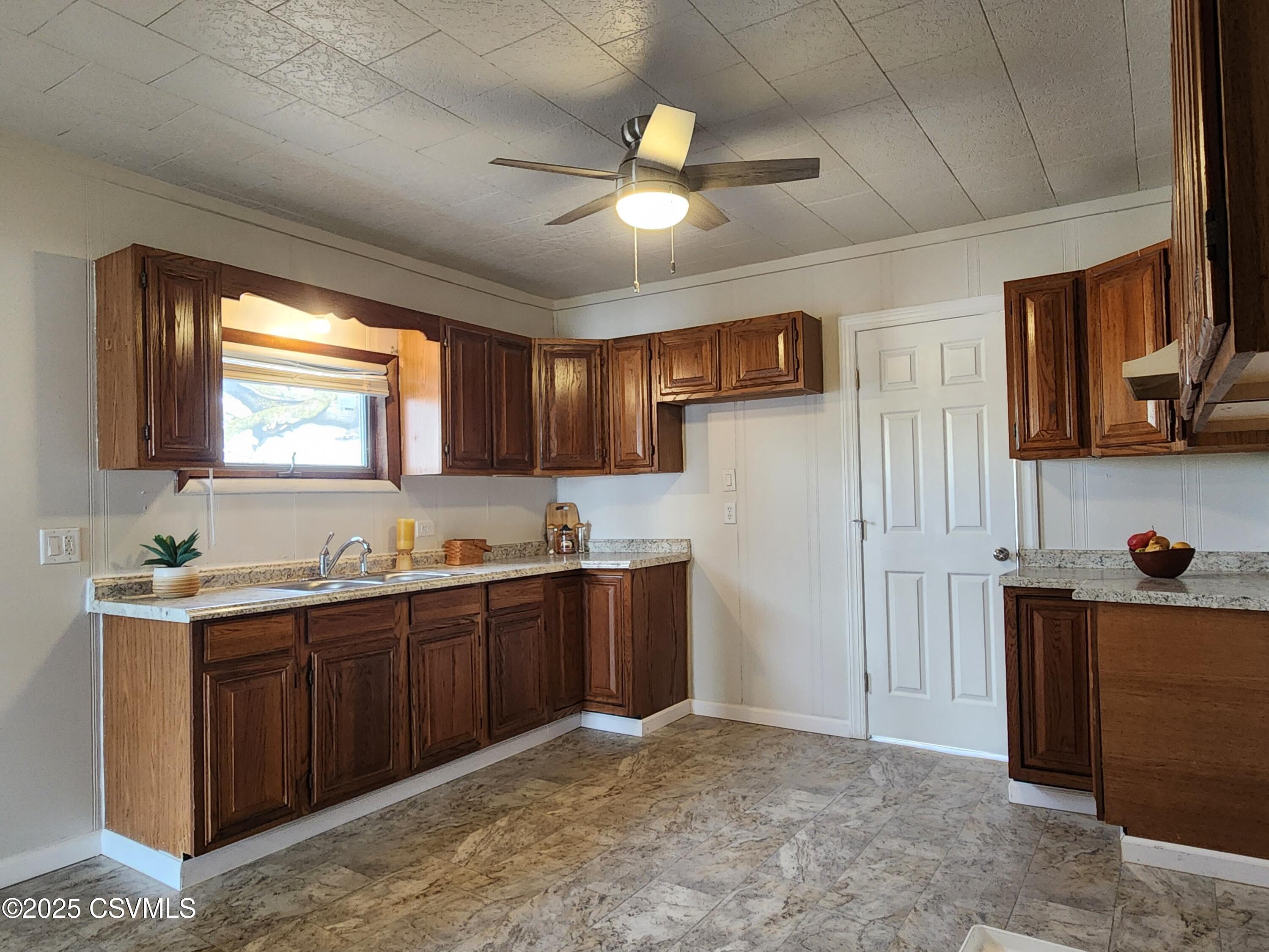 Mt. Carmel, Pennsylvania 17851, United States, 2 Bedrooms Bedrooms, ,2 BathroomsBathrooms,Residential,Active,94026