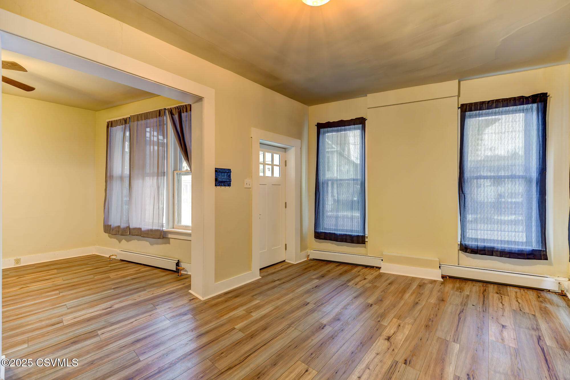 Properties 6 148 BLOOM Street