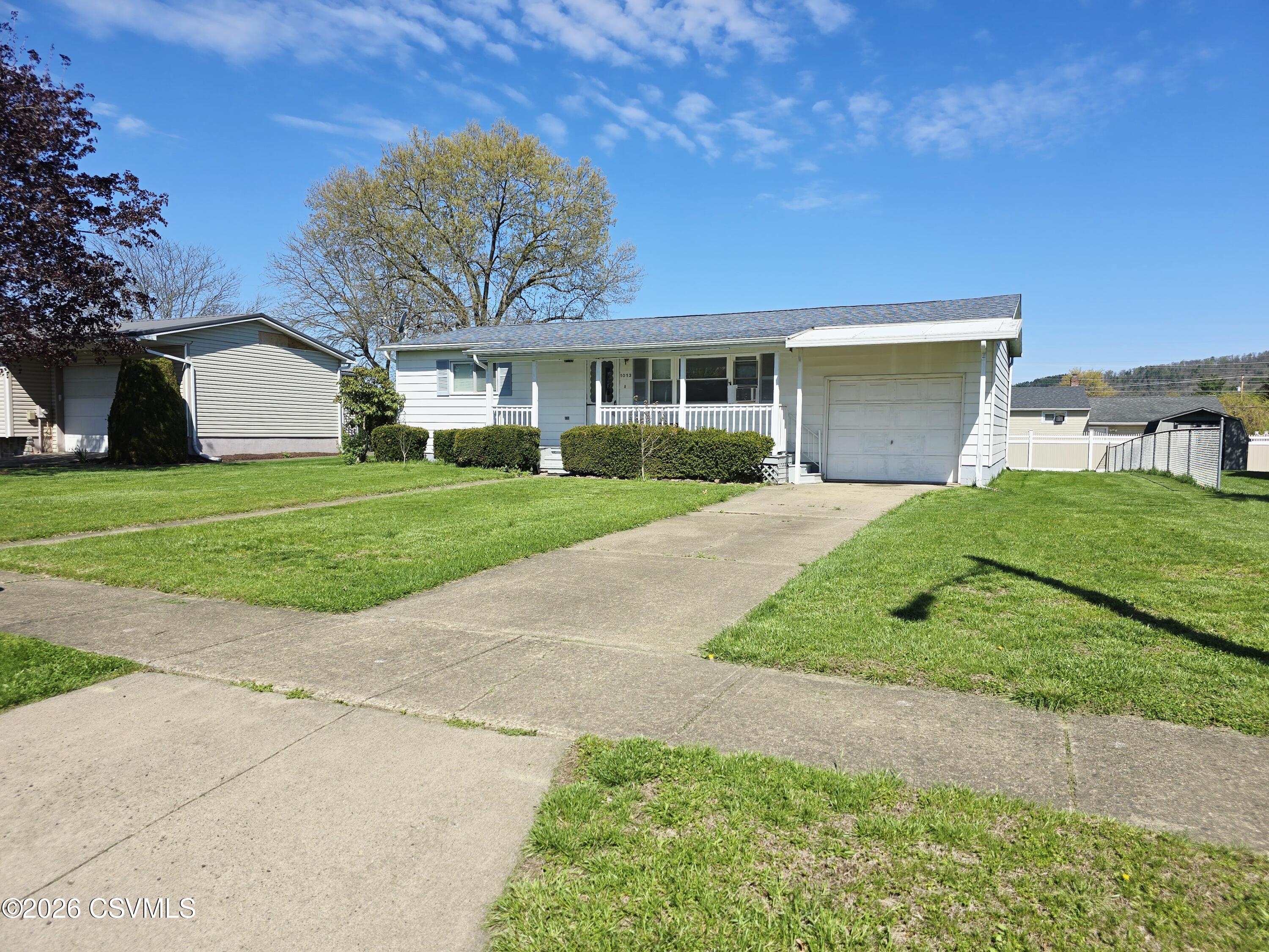 Properties 4 1013 e 4 1/2 street
