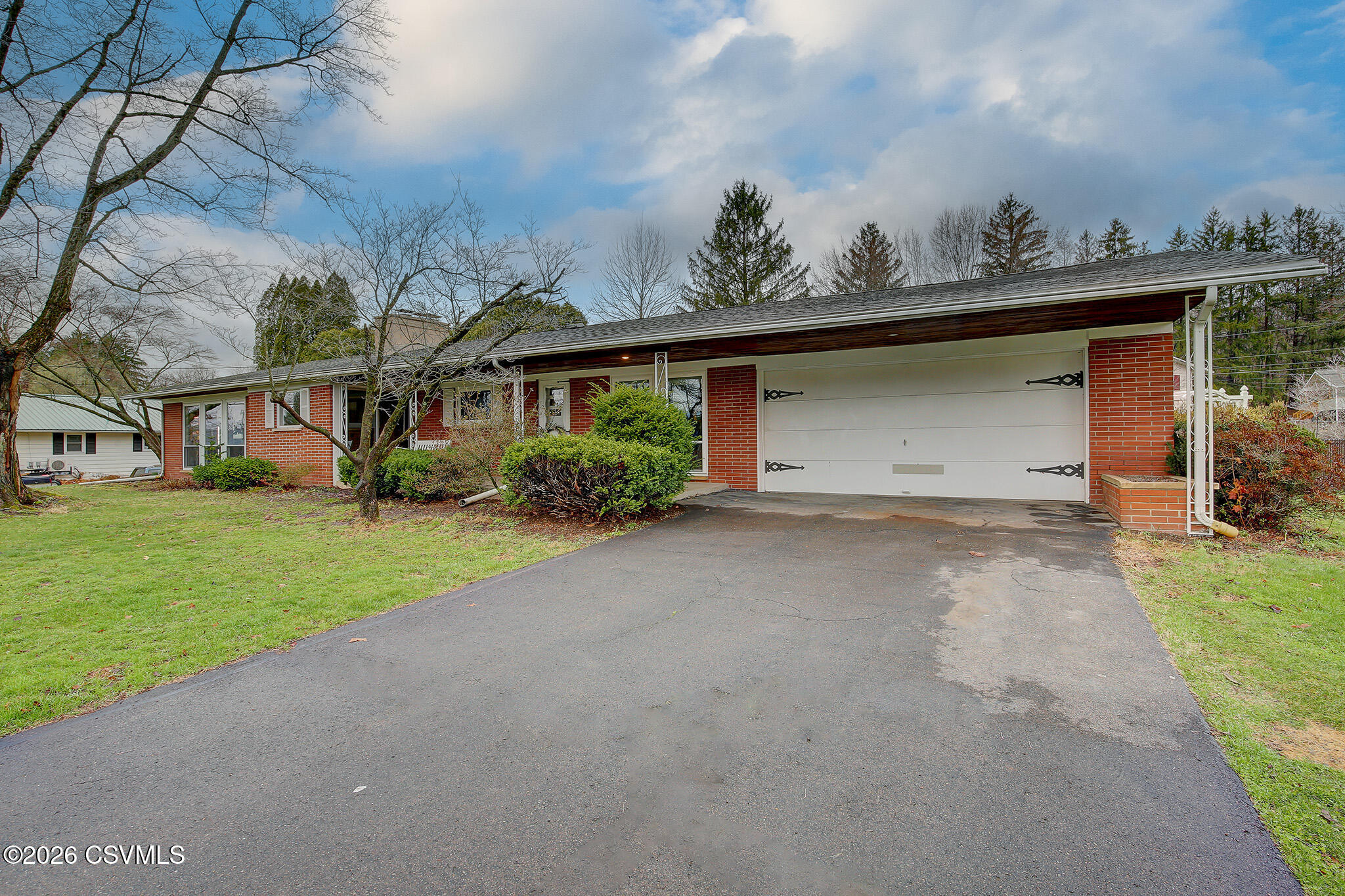 Properties 3 7065 SCENIC Drive