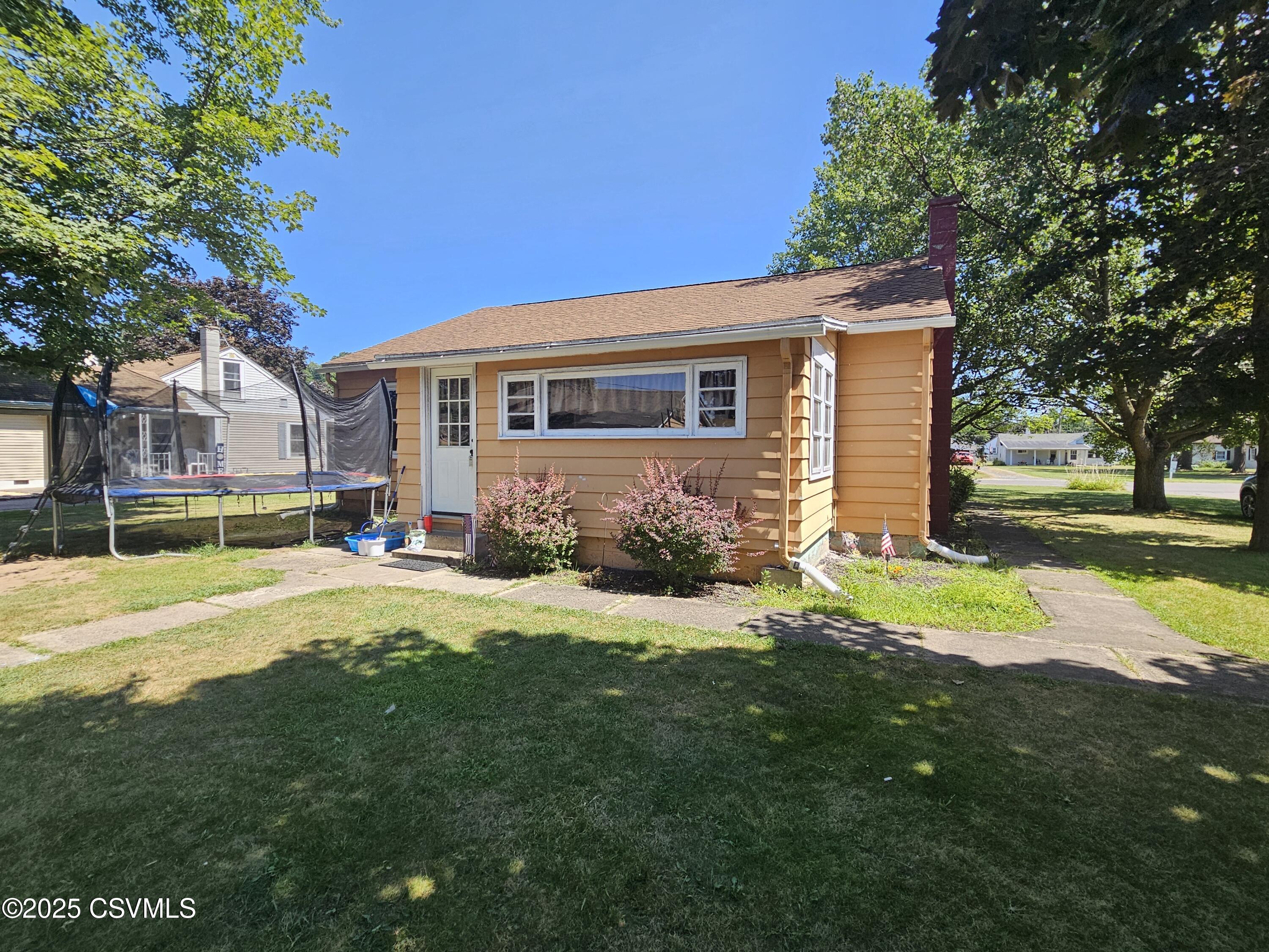 305 BISSETS Lane