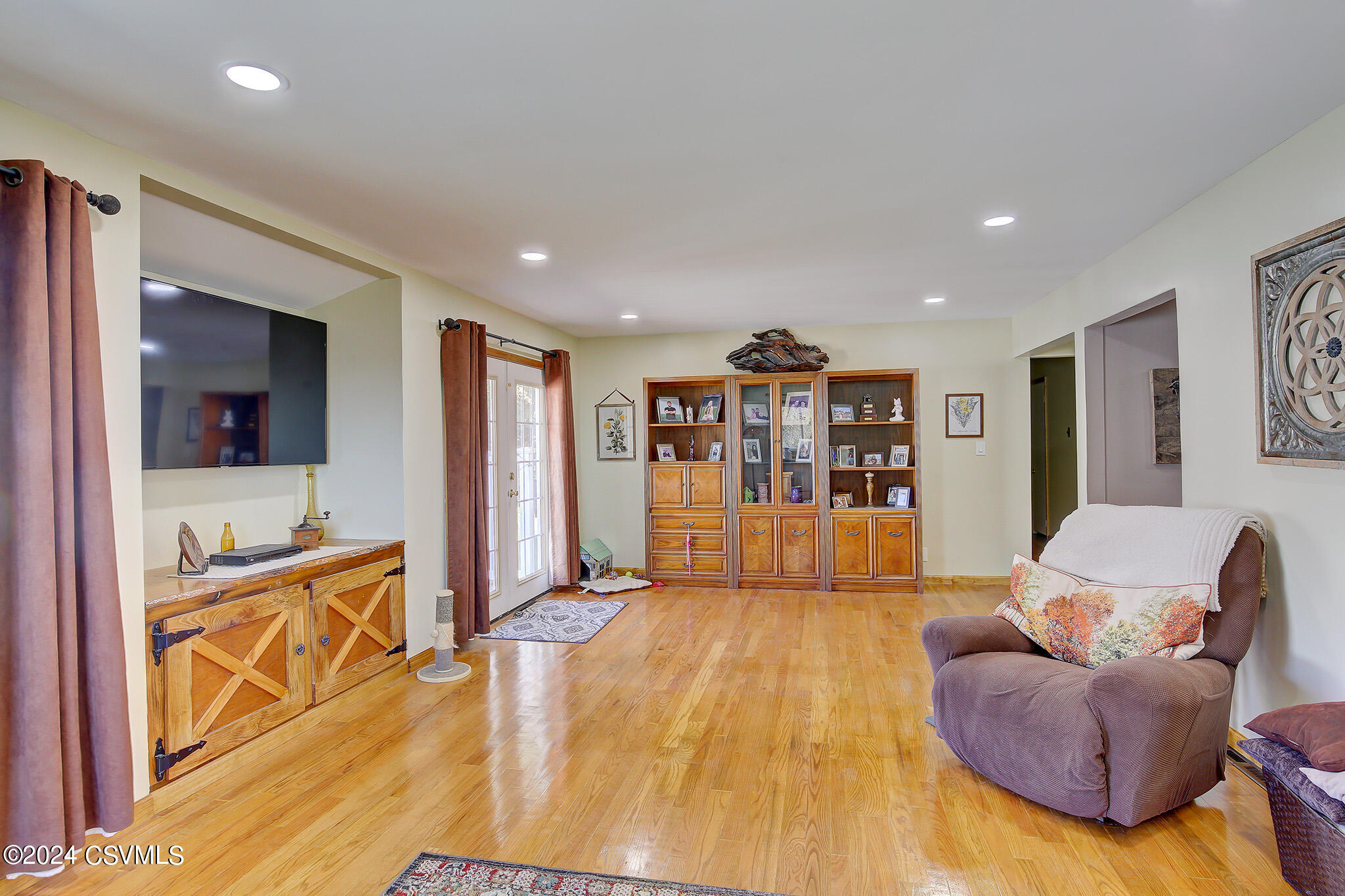 Bloomsburg, Pennsylvania 17815, United States, 3 Bedrooms Bedrooms, ,2 BathroomsBathrooms,Residential,Active,61829