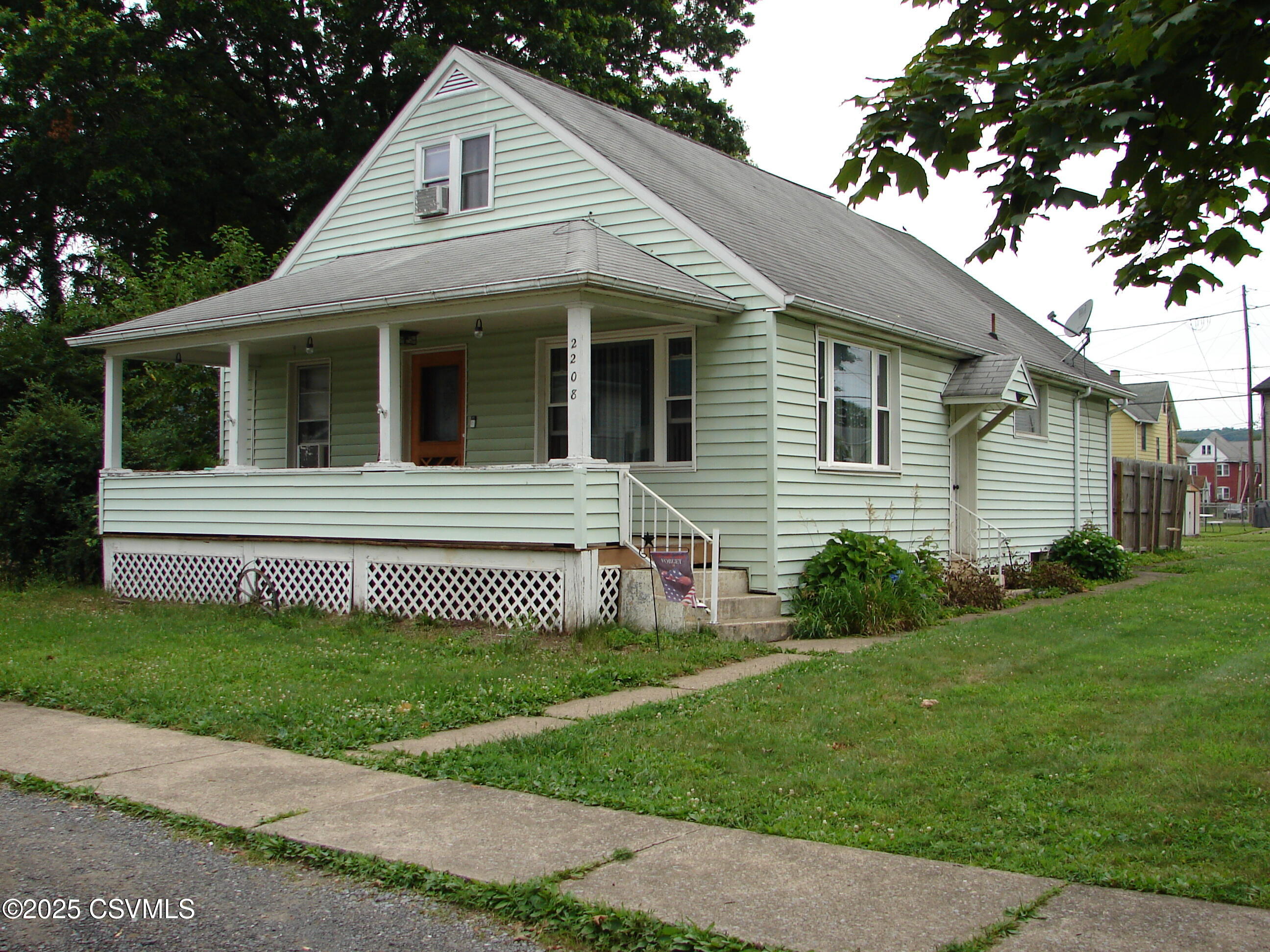 2208 ROYAL AVE Avenue