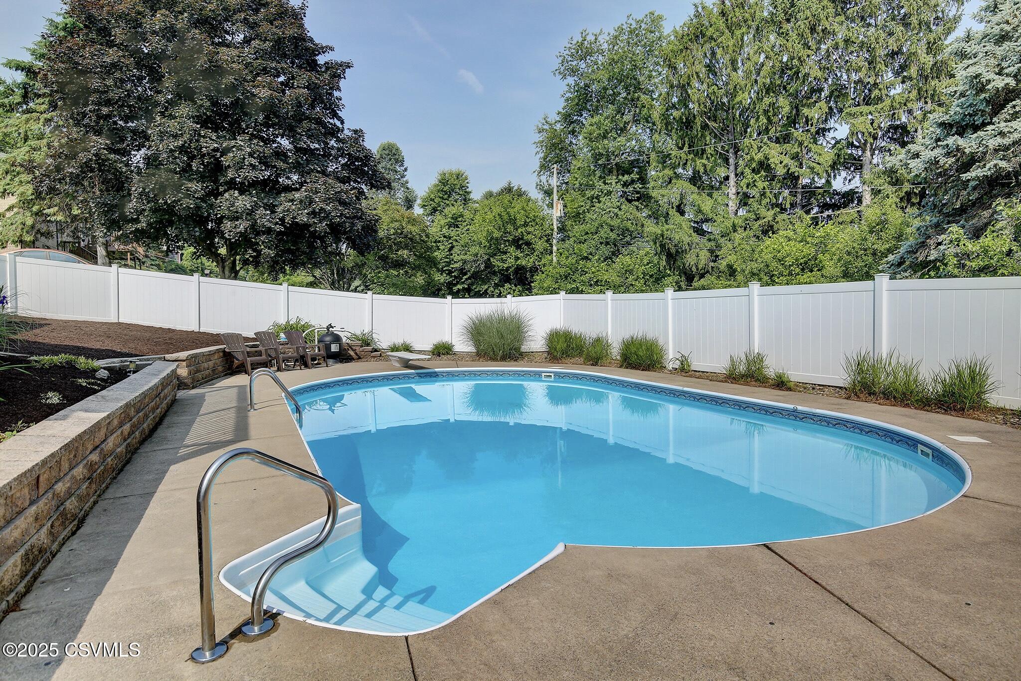 Lewisburg, Pennsylvania 17837, United States, 4 Bedrooms Bedrooms, ,2 BathroomsBathrooms,Residential,Active,136070