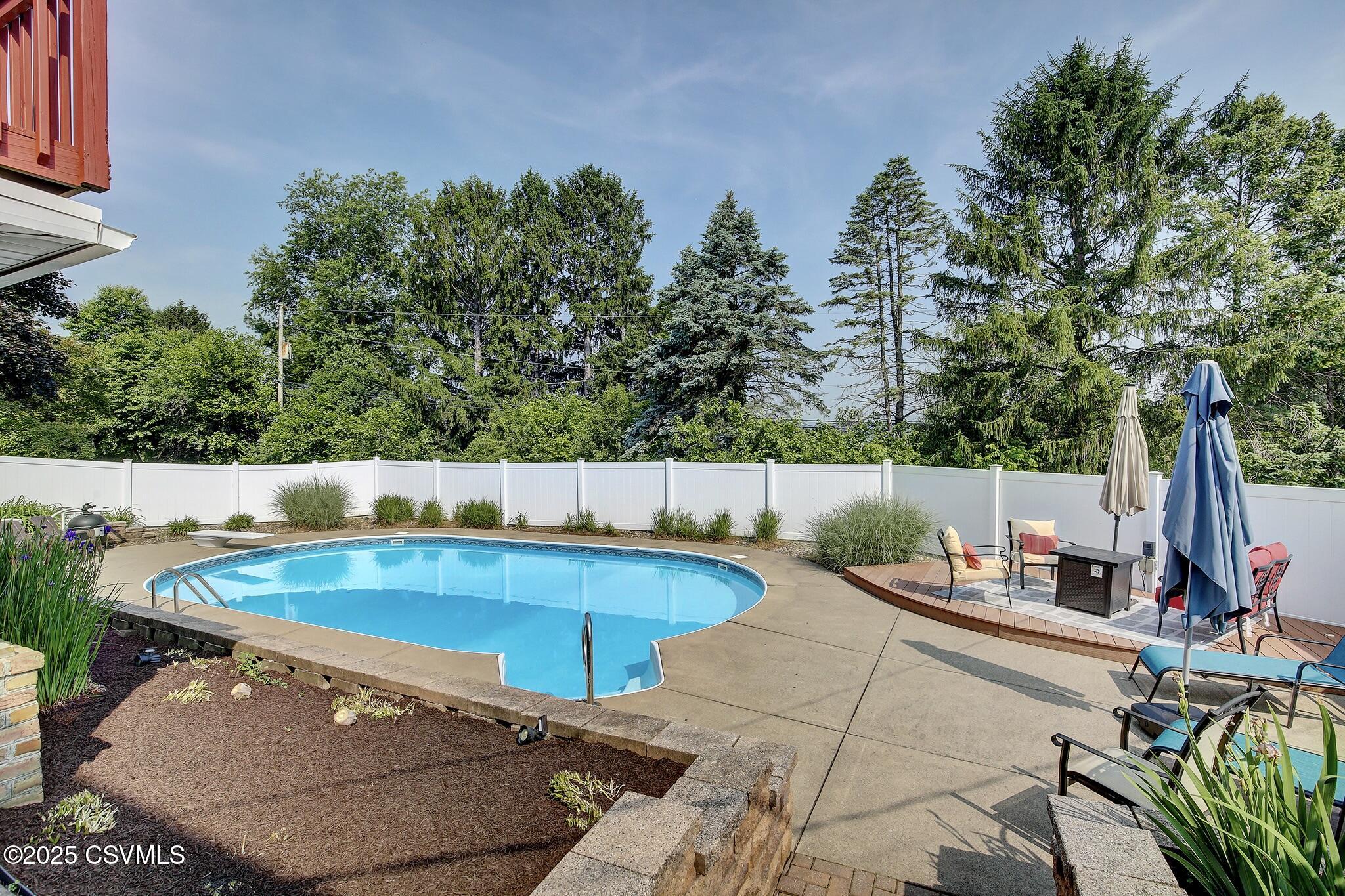 Lewisburg, Pennsylvania 17837, United States, 4 Bedrooms Bedrooms, ,2 BathroomsBathrooms,Residential,Active,136070