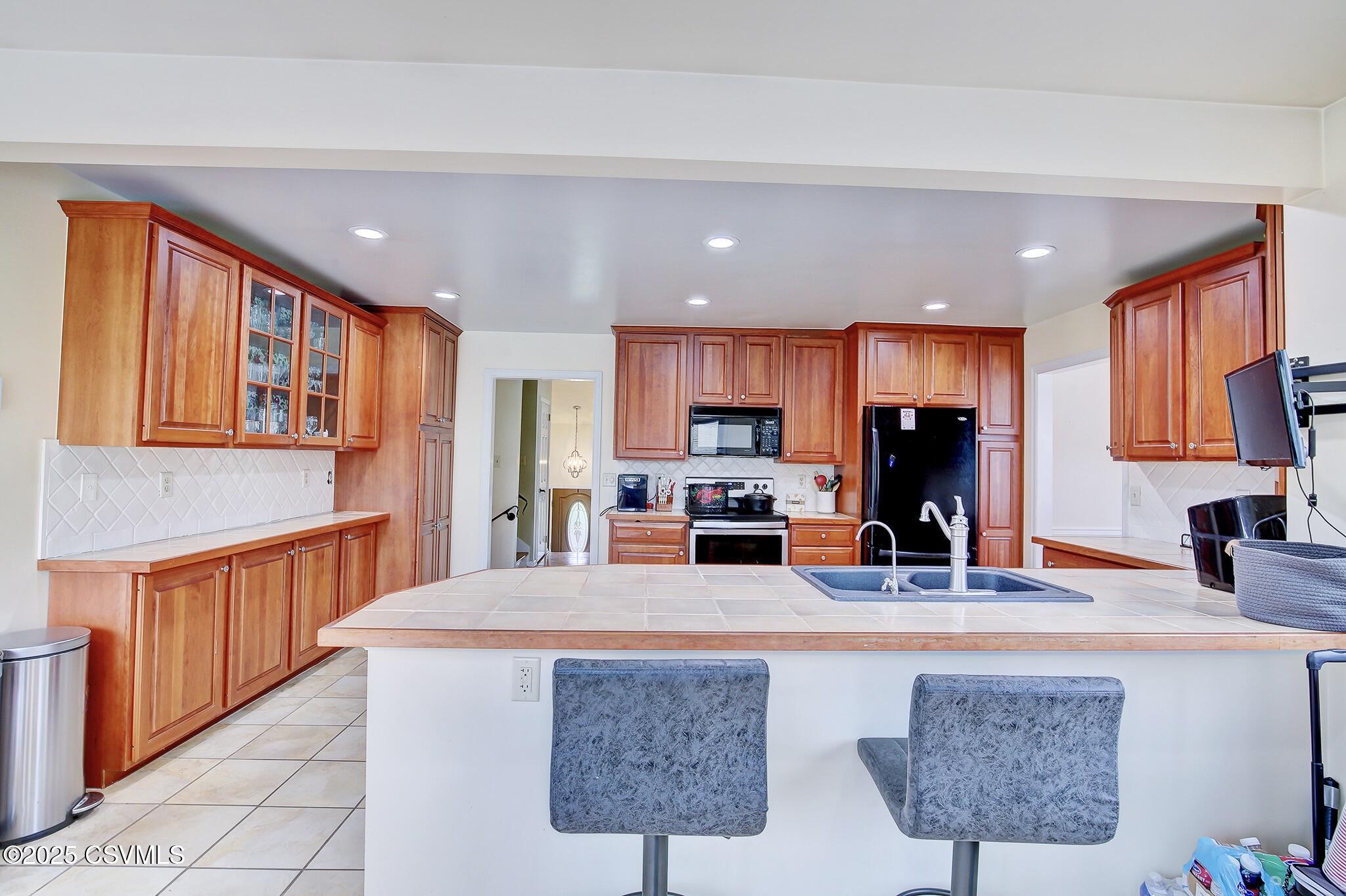 Lewisburg, Pennsylvania 17837, United States, 4 Bedrooms Bedrooms, ,2 BathroomsBathrooms,Residential,Active,136070