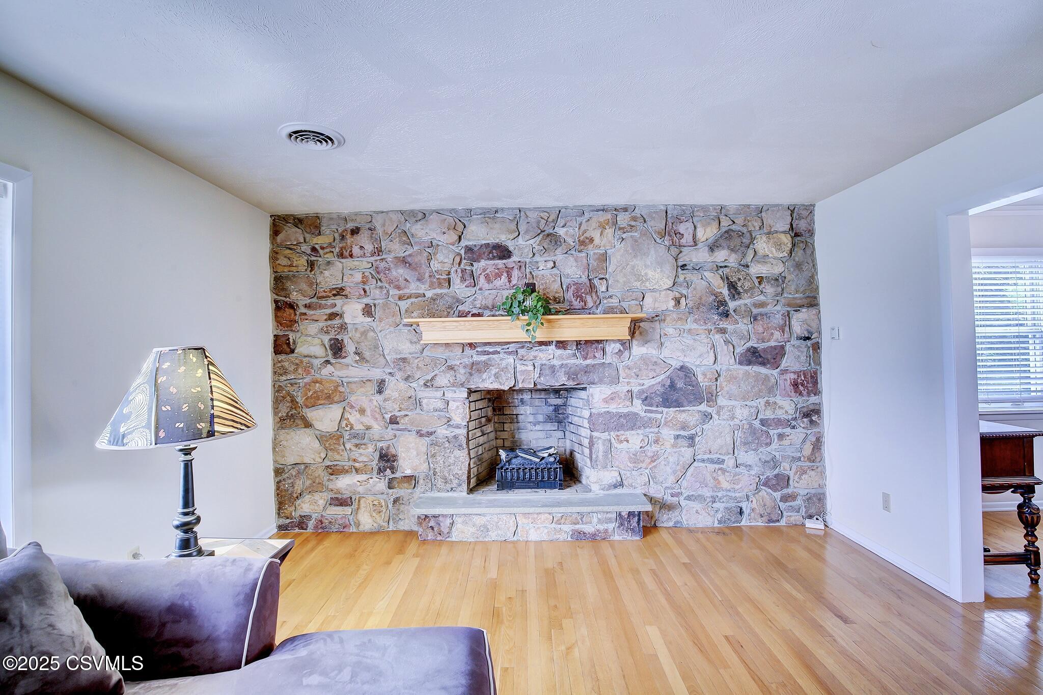 Lewisburg, Pennsylvania 17837, United States, 4 Bedrooms Bedrooms, ,2 BathroomsBathrooms,Residential,Active,136070