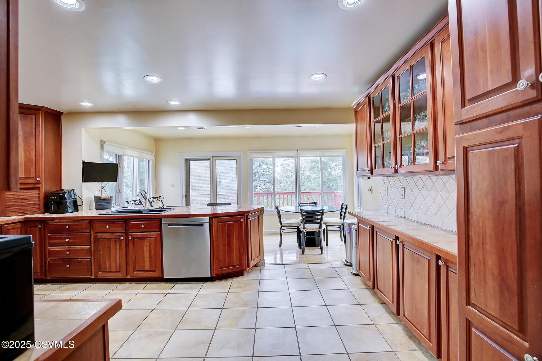 Lewisburg, Pennsylvania 17837, United States, 4 Bedrooms Bedrooms, ,2 BathroomsBathrooms,Residential,Active,136070