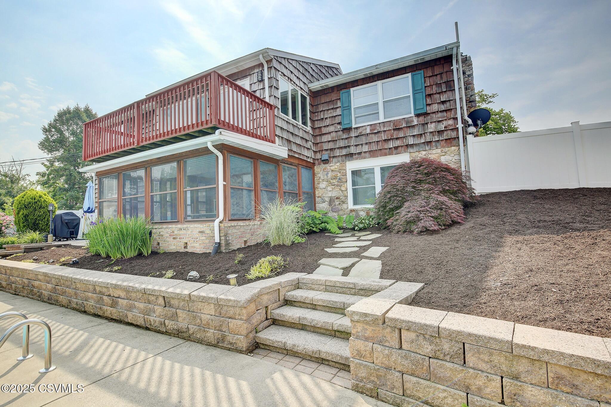 Lewisburg, Pennsylvania 17837, United States, 4 Bedrooms Bedrooms, ,2 BathroomsBathrooms,Residential,Active,136070