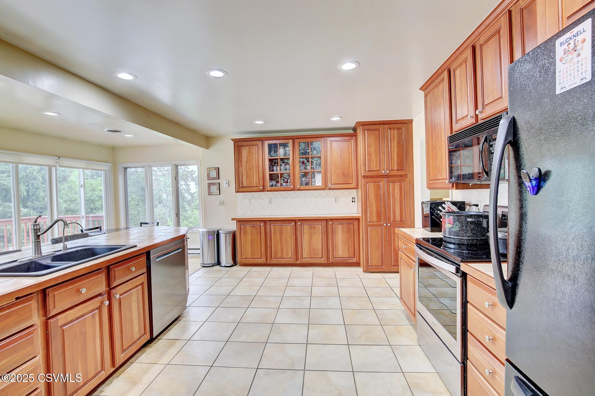 Lewisburg, Pennsylvania 17837, United States, 4 Bedrooms Bedrooms, ,2 BathroomsBathrooms,Residential,Active,136070