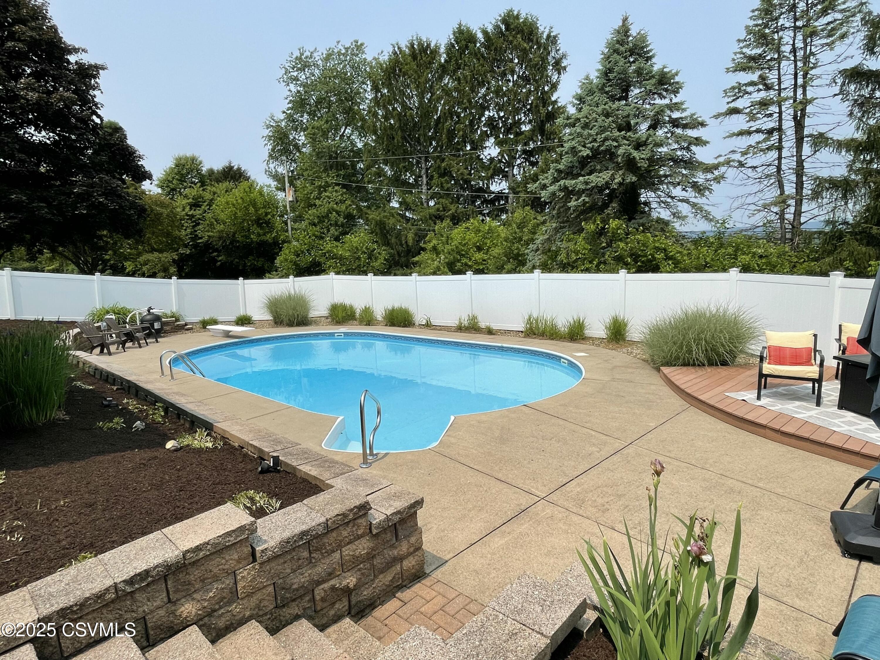 Lewisburg, Pennsylvania 17837, United States, 4 Bedrooms Bedrooms, ,2 BathroomsBathrooms,Residential,Active,136070