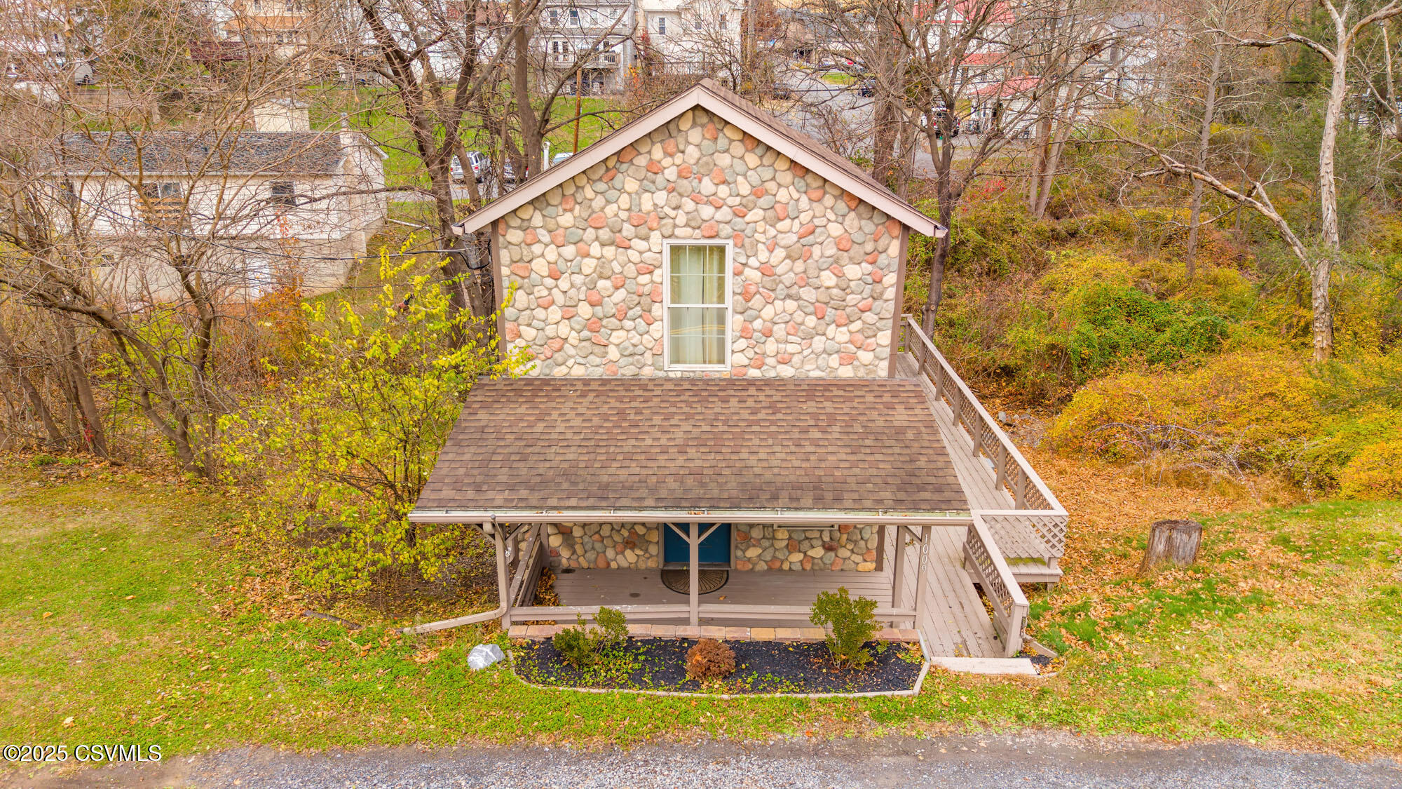 Properties 4 1009 RAILROAD Street